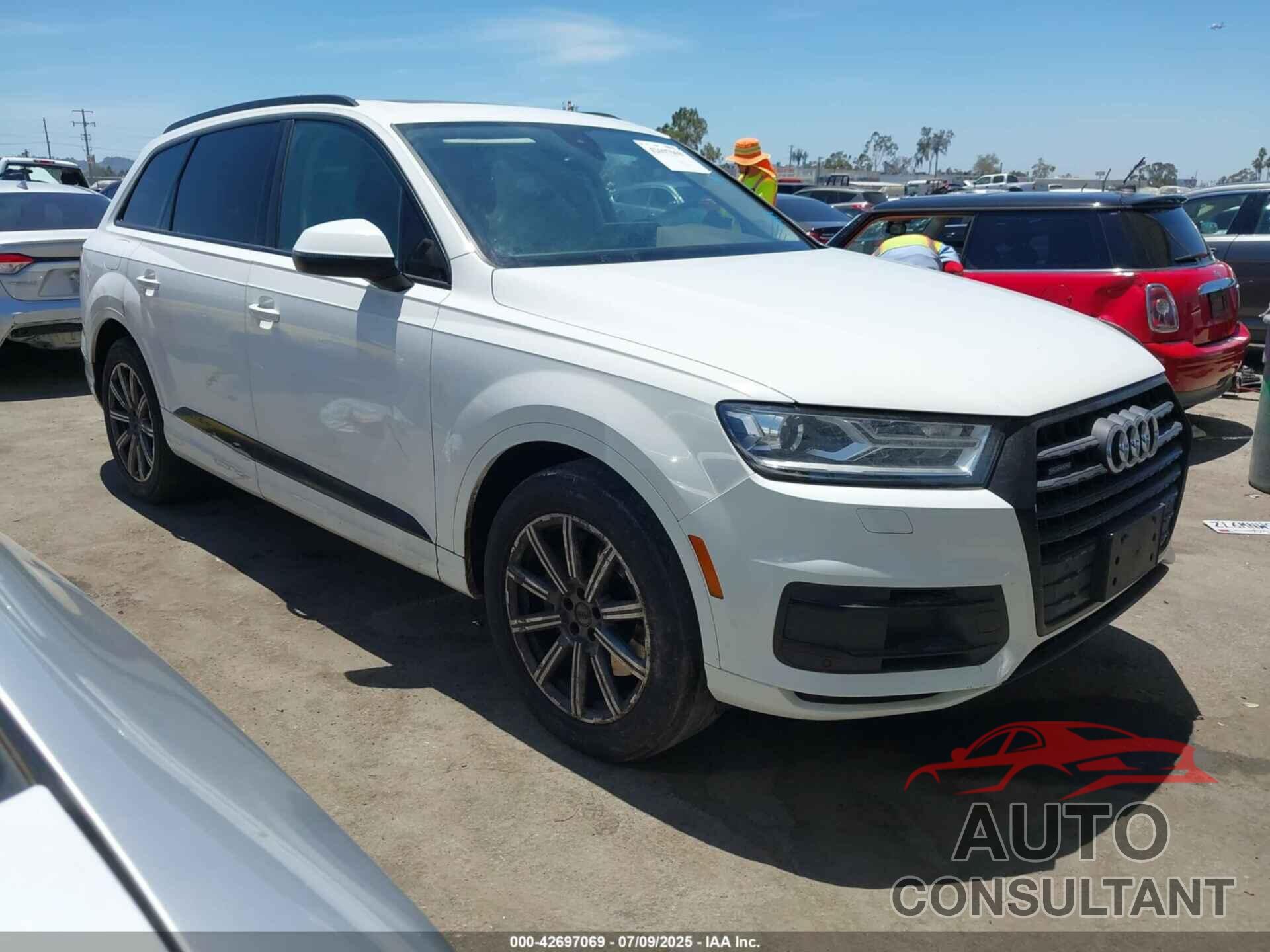 AUDI Q7 2018 - WA1LHAF77JD013820