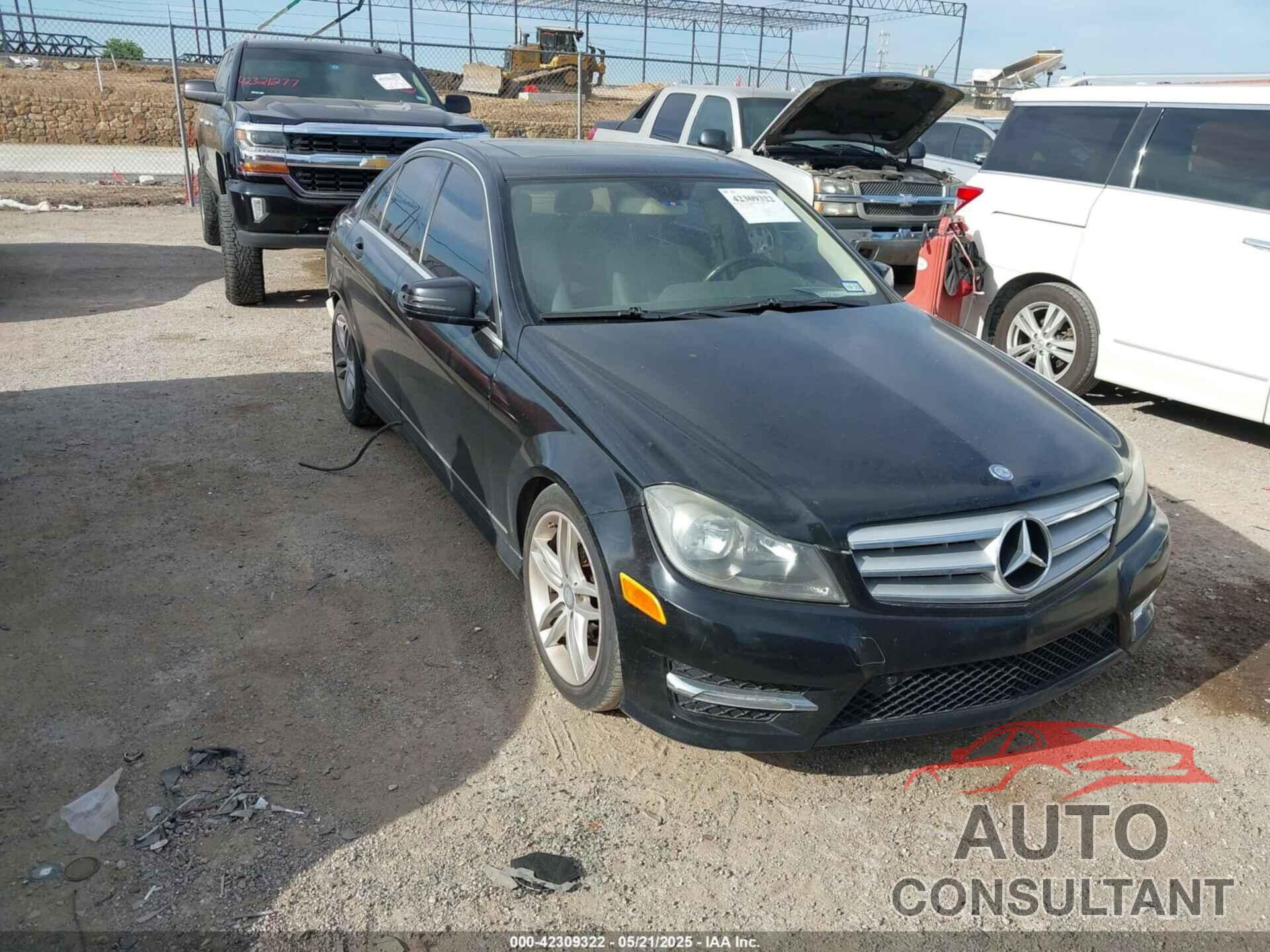 MERCEDES-BENZ C 300 2012 - WDDGF8BB0CR194061