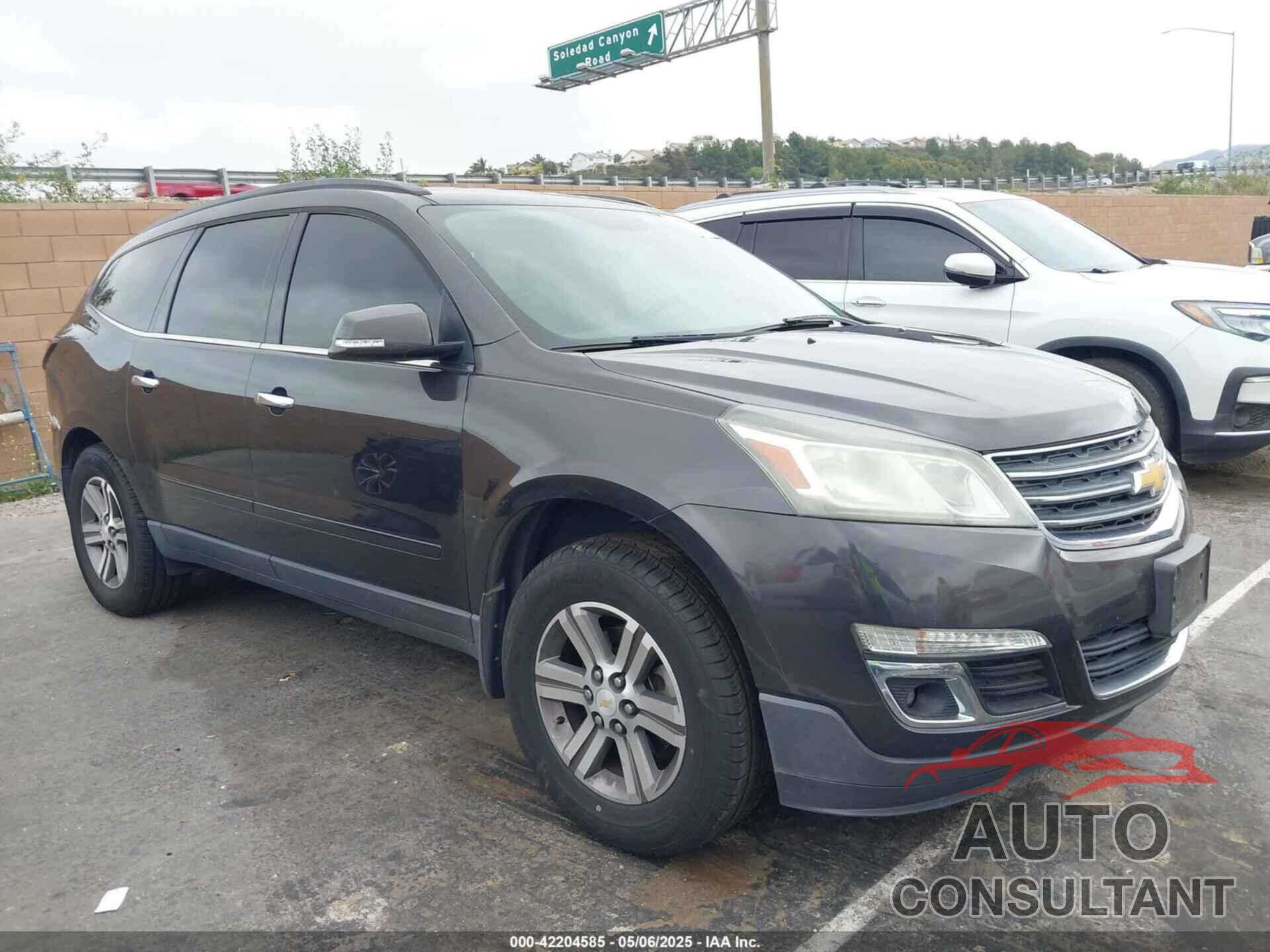 CHEVROLET TRAVERSE 2017 - 1GNKRHKD5HJ258511