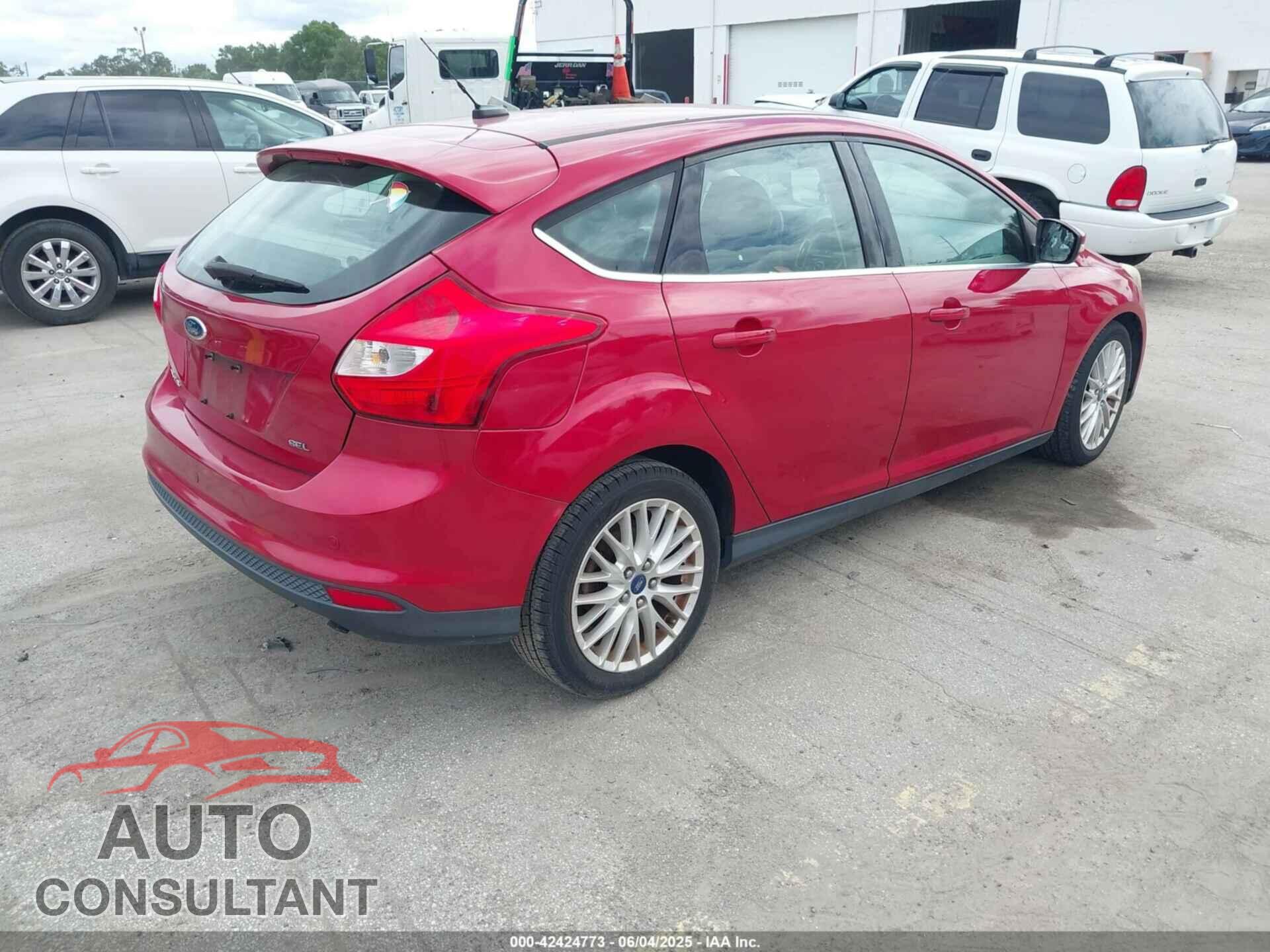 FORD FOCUS 2012 - 1FAHP3M24CL242536
