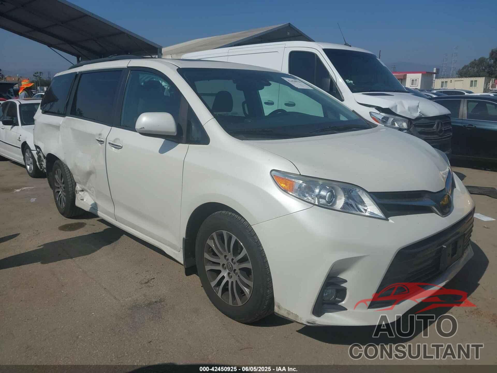 TOYOTA SIENNA 2019 - 5TDYZ3DC3KS020483