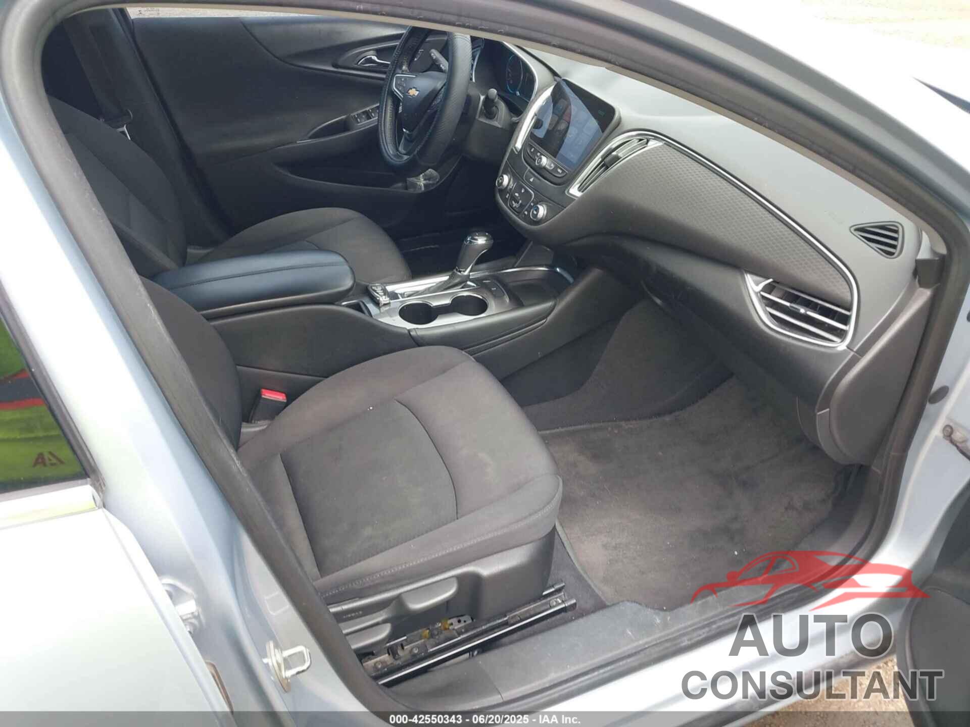 CHEVROLET MALIBU 2017 - 1G1ZE5ST5HF220491