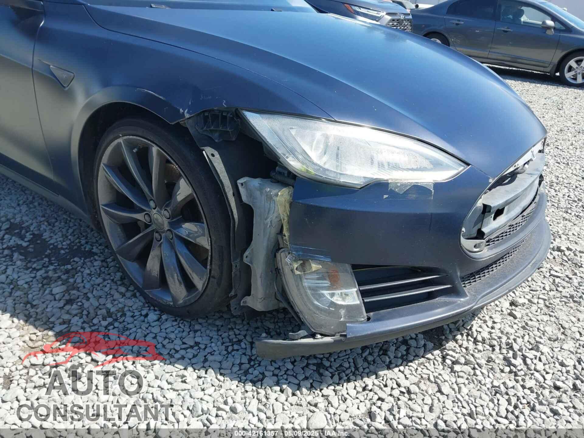 TESLA MODEL S 2013 - 5YJSA1DP2DFP06669