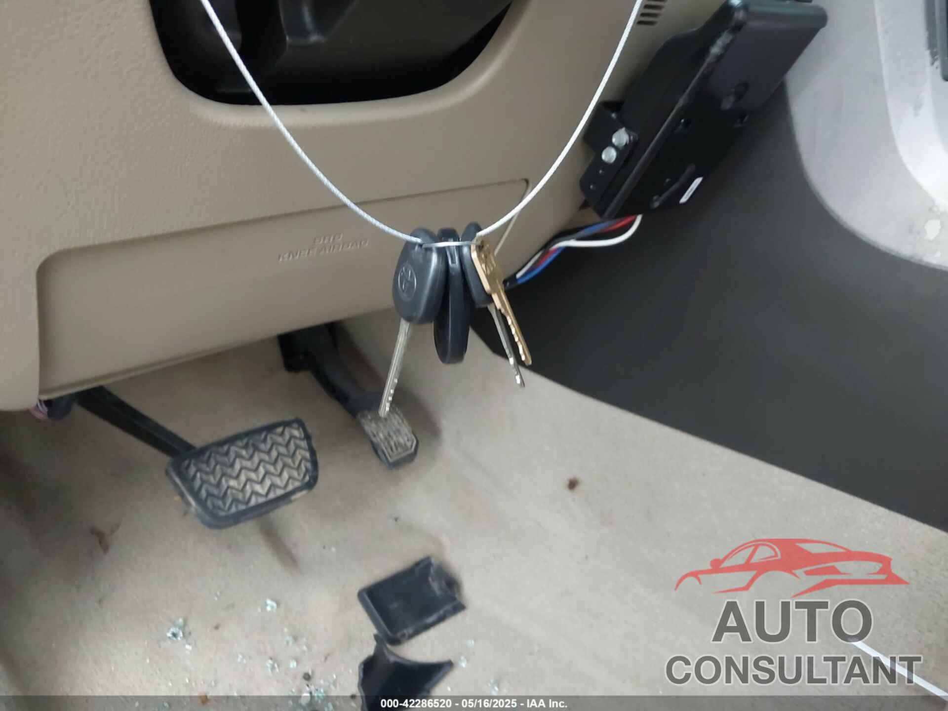 TOYOTA TUNDRA 2010 - 5TFDW5F18AX152579
