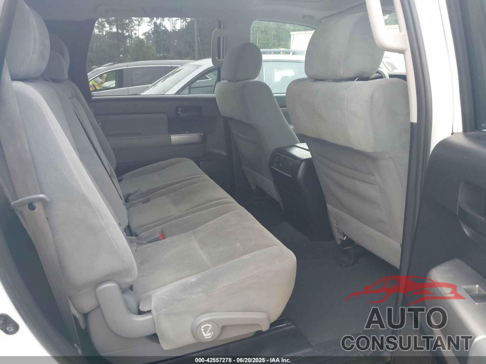 TOYOTA SEQUOIA 2019 - 5TDBY5G16KS170151