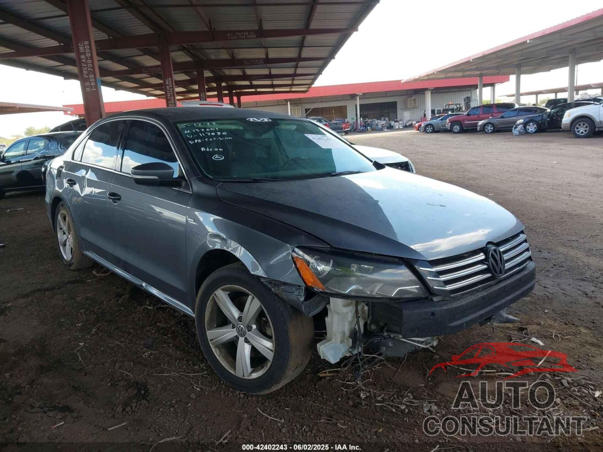 VOLKSWAGEN PASSAT 2015 - 1VWAT7A39FC117030