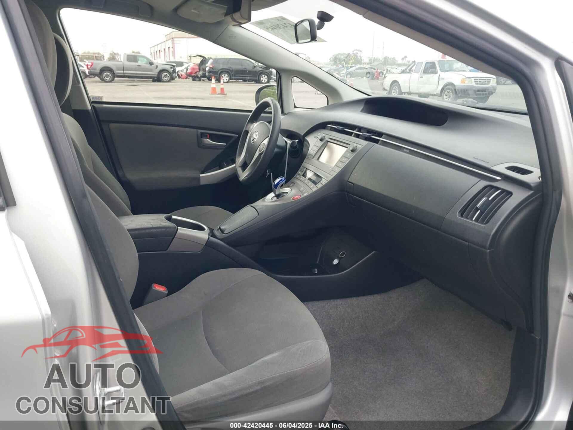 TOYOTA PRIUS 2015 - JTDKN3DU5F1931380