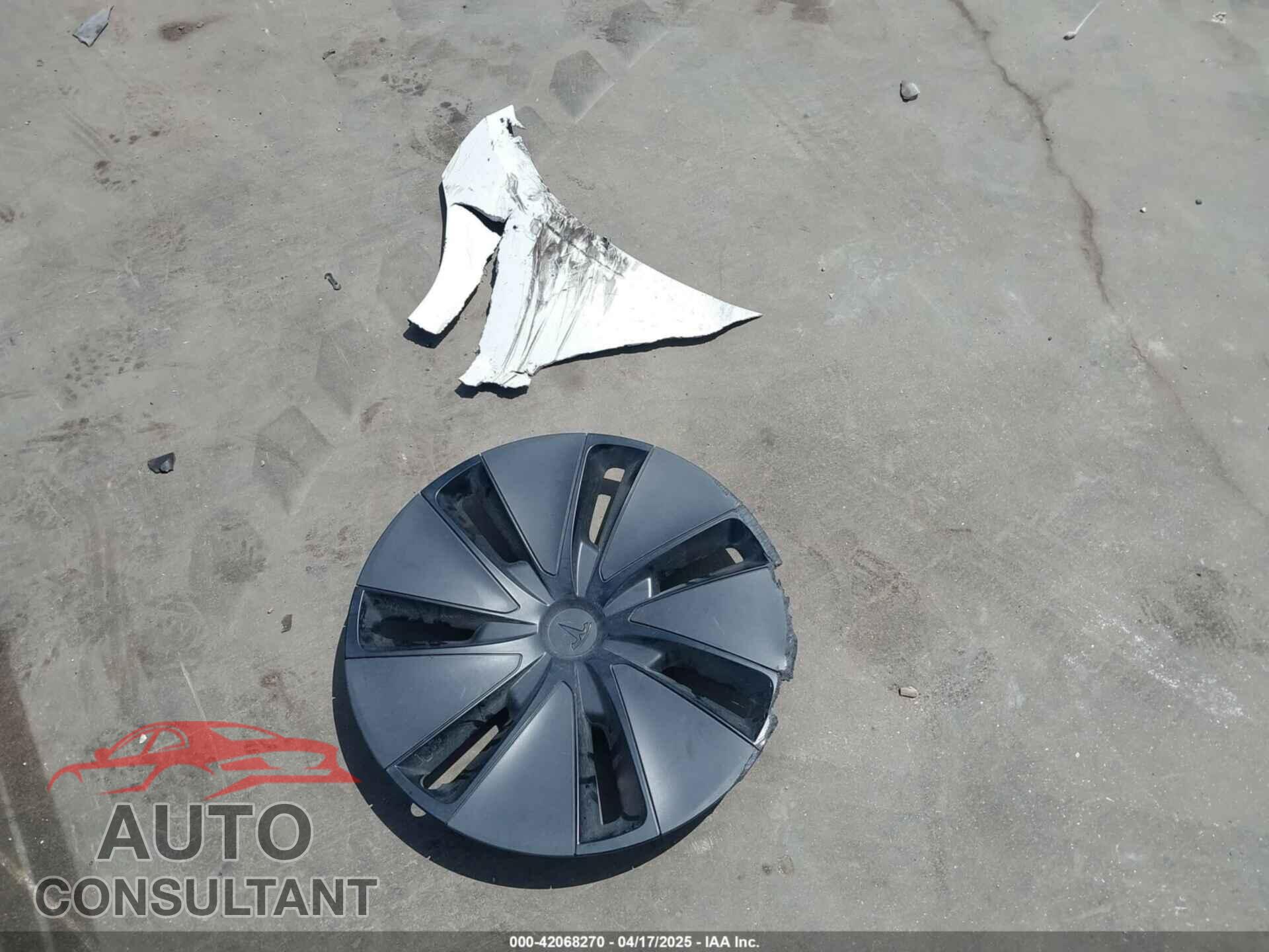 TESLA MODEL 3 2024 - 5YJ3E1EA1RF784399