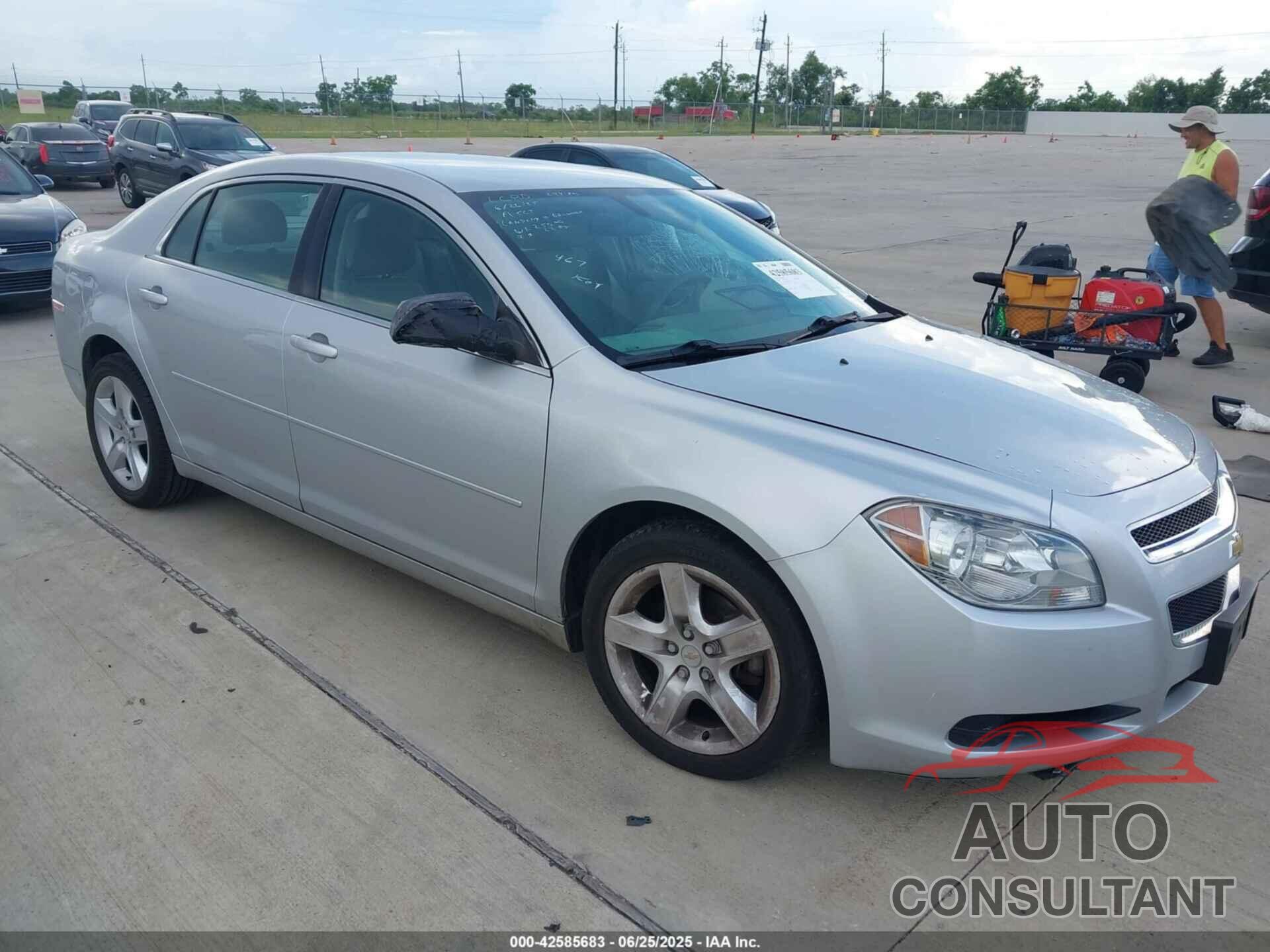 CHEVROLET MALIBU 2011 - 1G1ZA5EU2BF299965