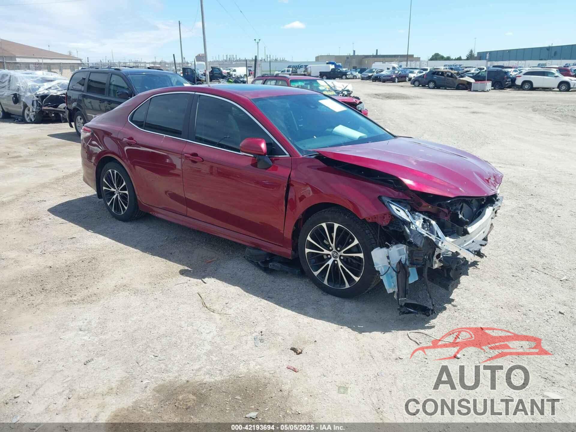TOYOTA CAMRY 2018 - 4T1B11HK9JU550384