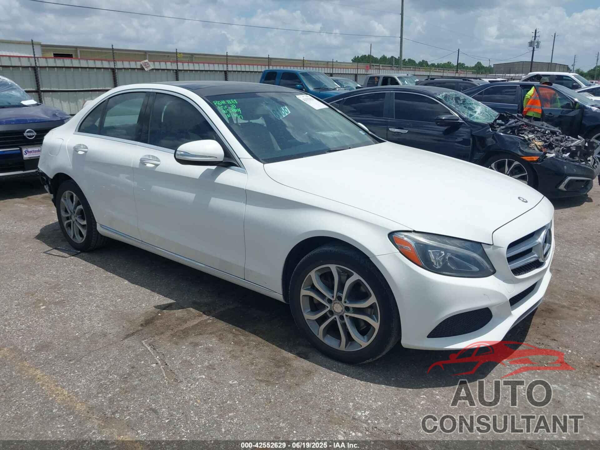 MERCEDES-BENZ C 300 2015 - 55SWF4KB9FU041010