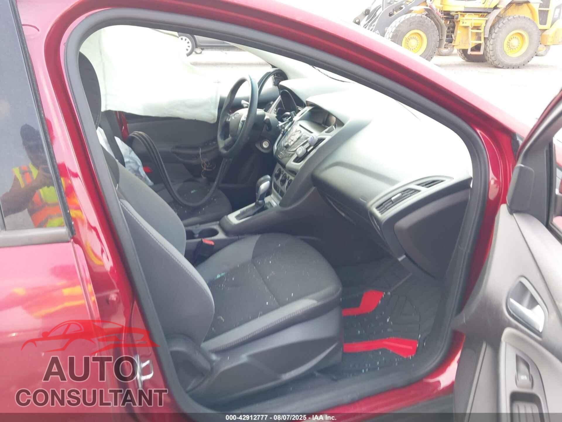 FORD FOCUS 2014 - 1FADP3F22EL427392