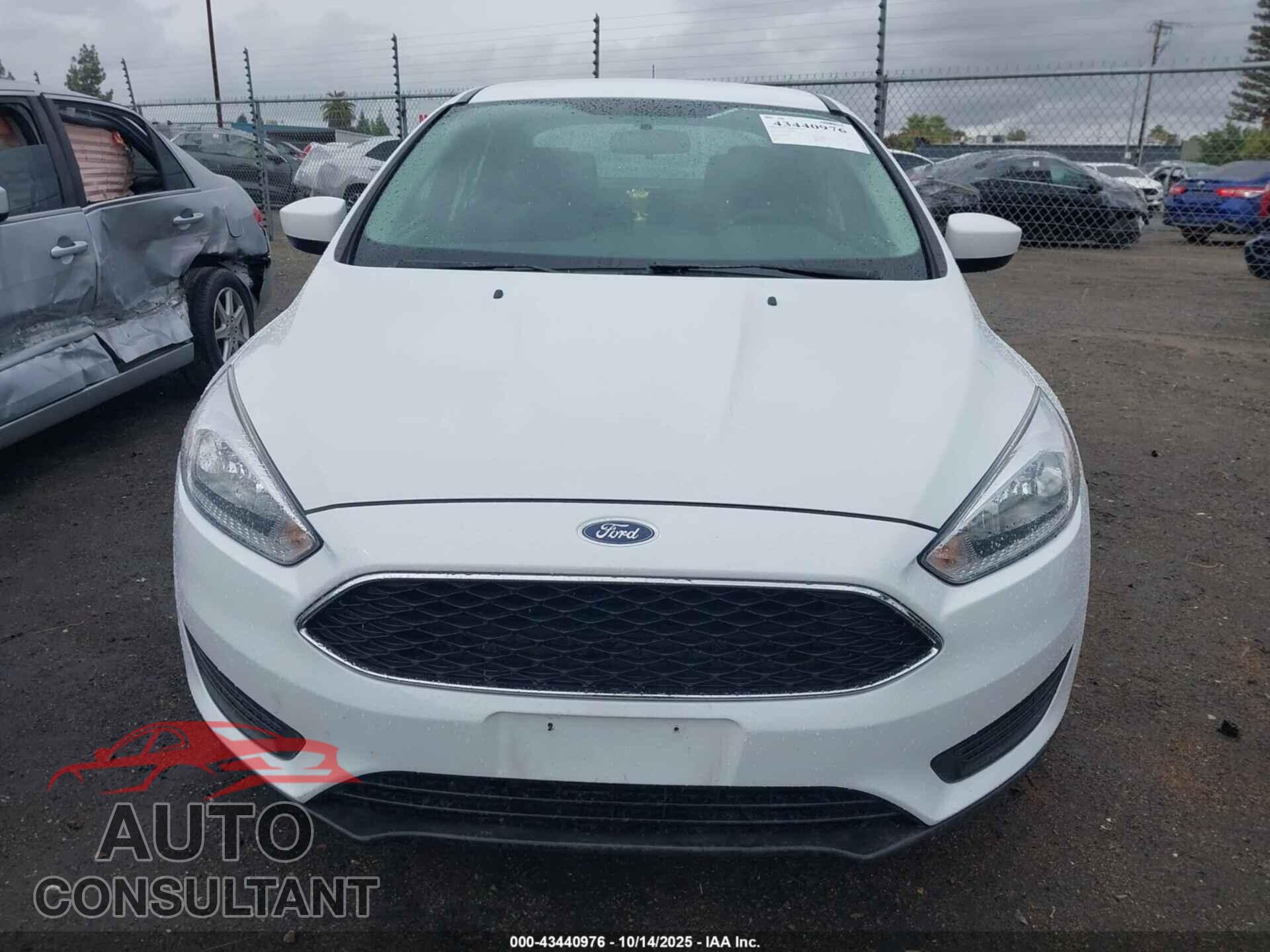 FORD FOCUS 2018 - 1FADP3FE3JL282965