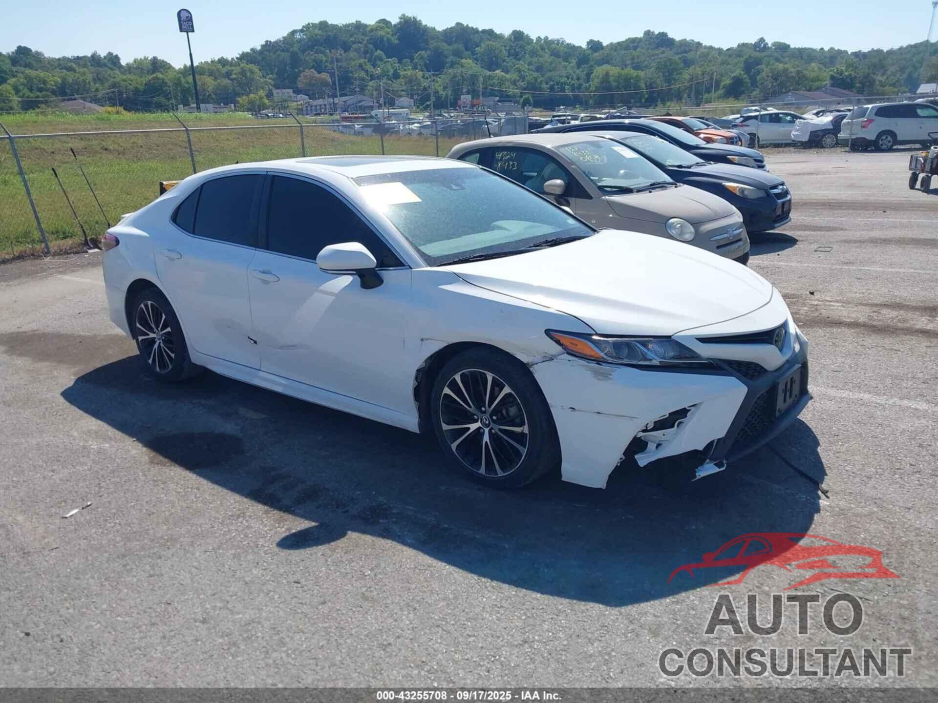 TOYOTA CAMRY 2018 - 4T1B11HK0JU138158