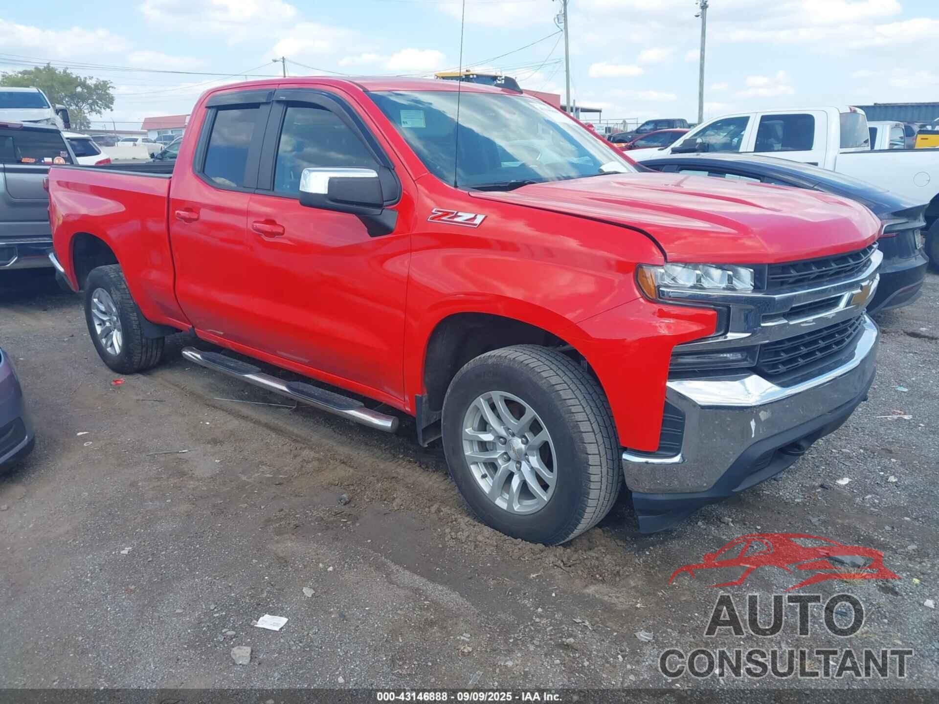 CHEVROLET SILVERADO 1500 2021 - 1GCRYDED0MZ100328