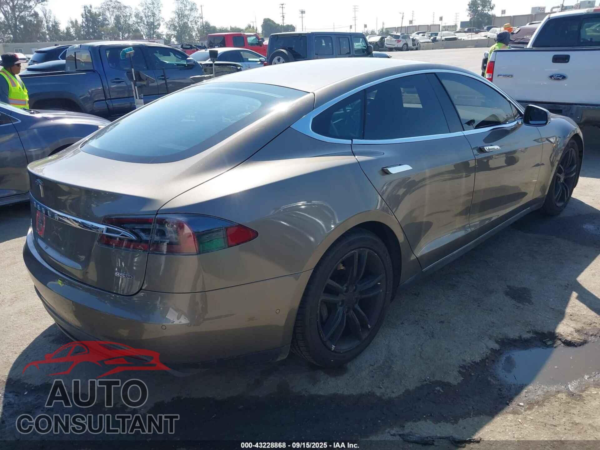TESLA MODEL S 2015 - 5YJSA1E22FF113089