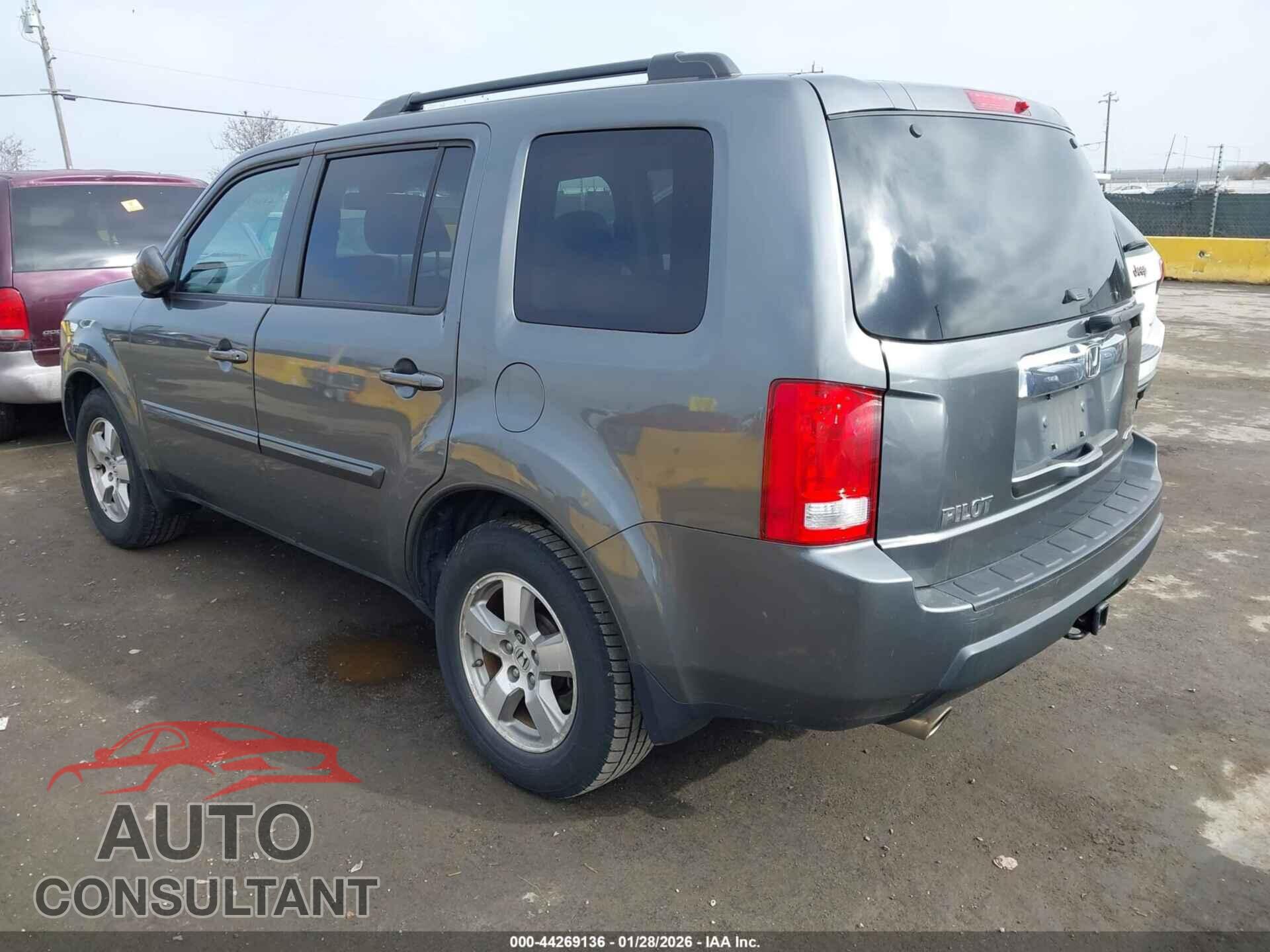 HONDA PILOT 2011 - 5FNYF4H64BB031614