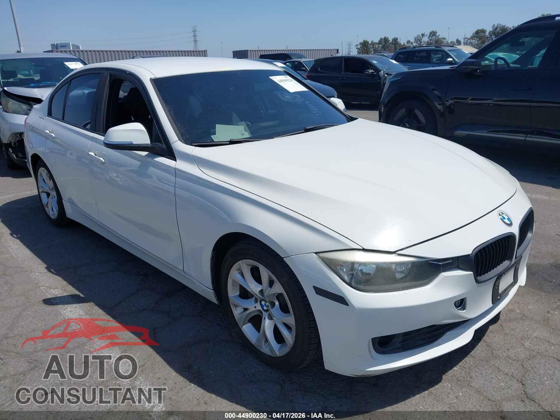 BMW 320I 2014 - WBA3B1G53ENS77778