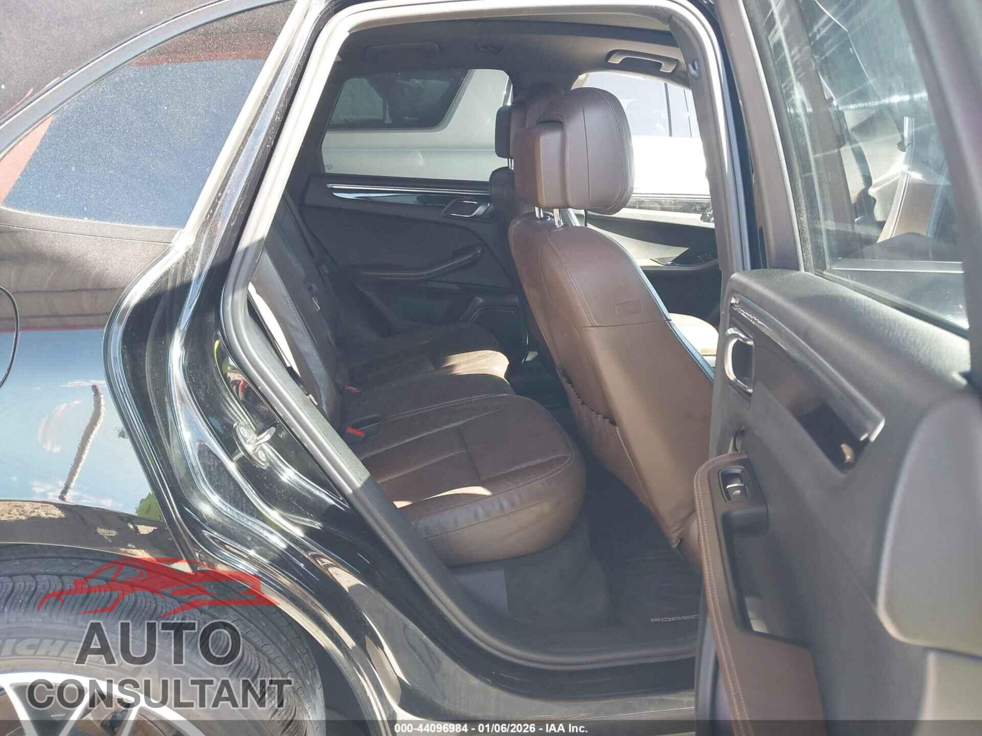 PORSCHE MACAN 2015 - WP1AB2A54FLB71487