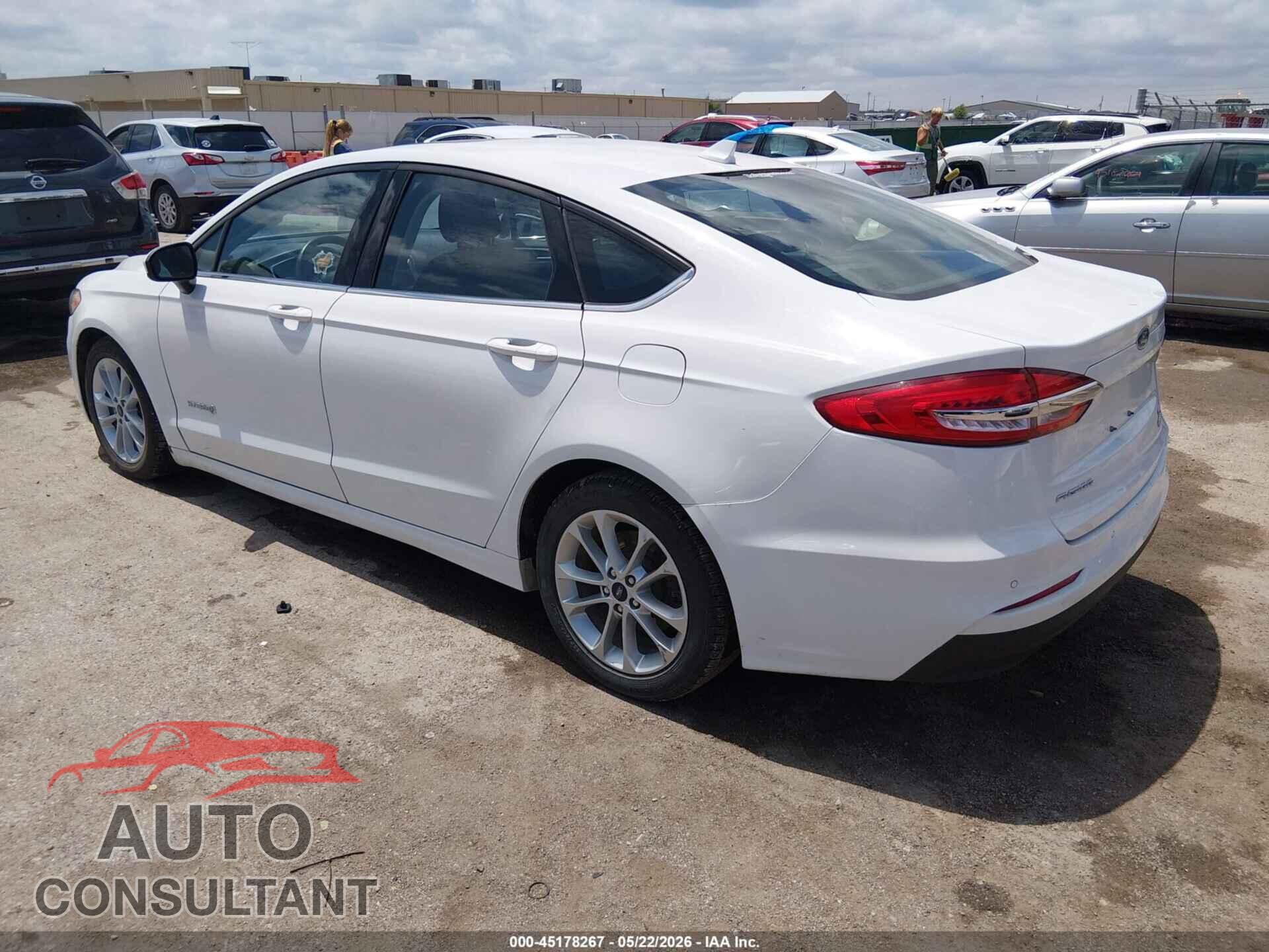FORD FUSION HYBRID 2019 - 3FA6P0LU1KR105546
