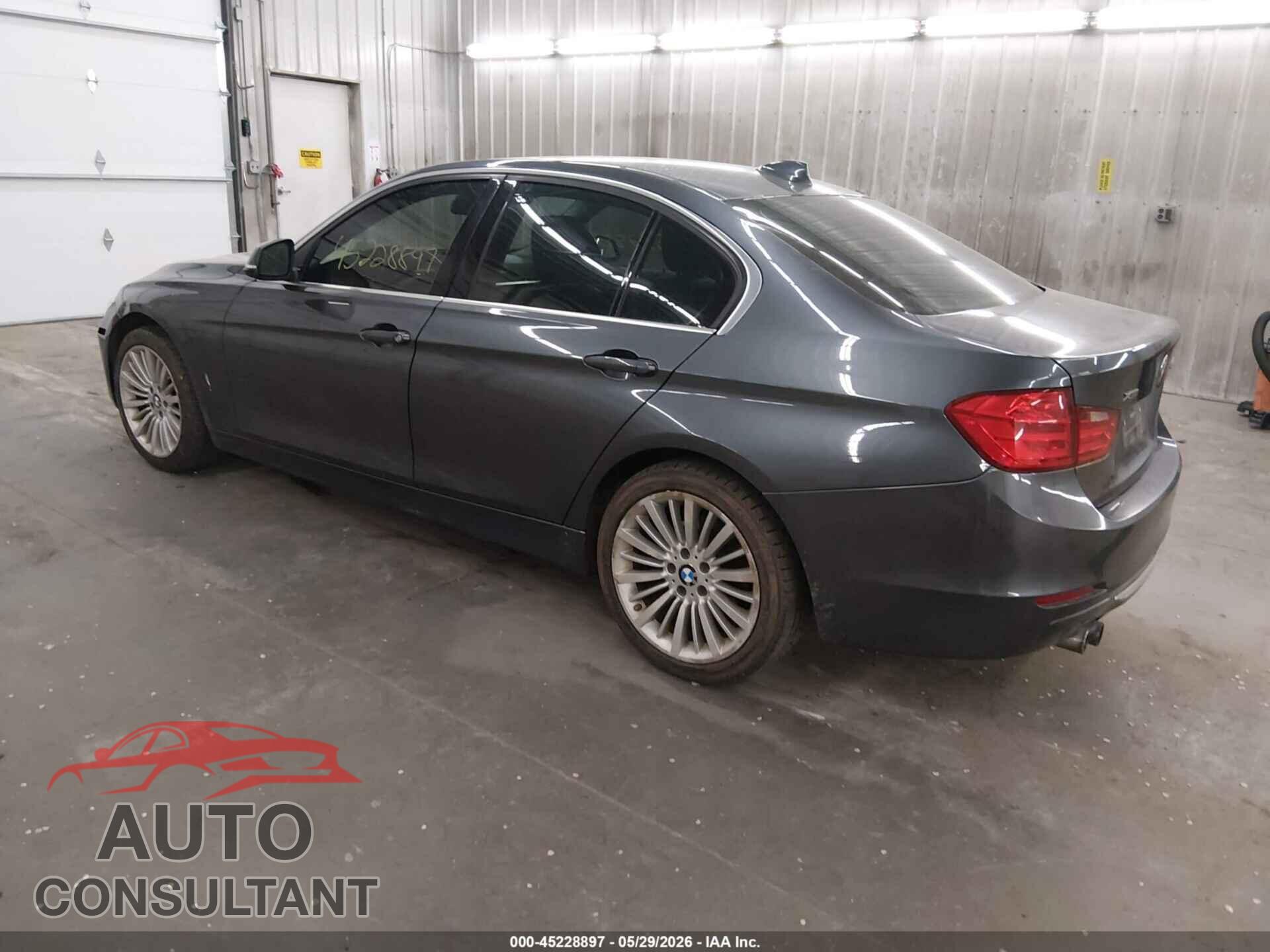 BMW 328I 2013 - WBA3B5C58DF597555