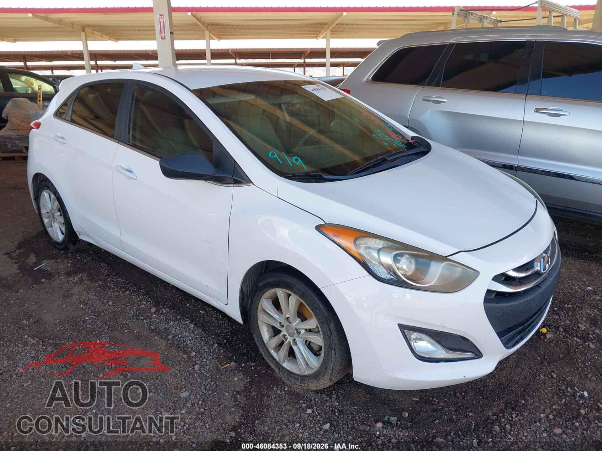 HYUNDAI ELANTRA GT 2013 - KMHD35LE1DU080545