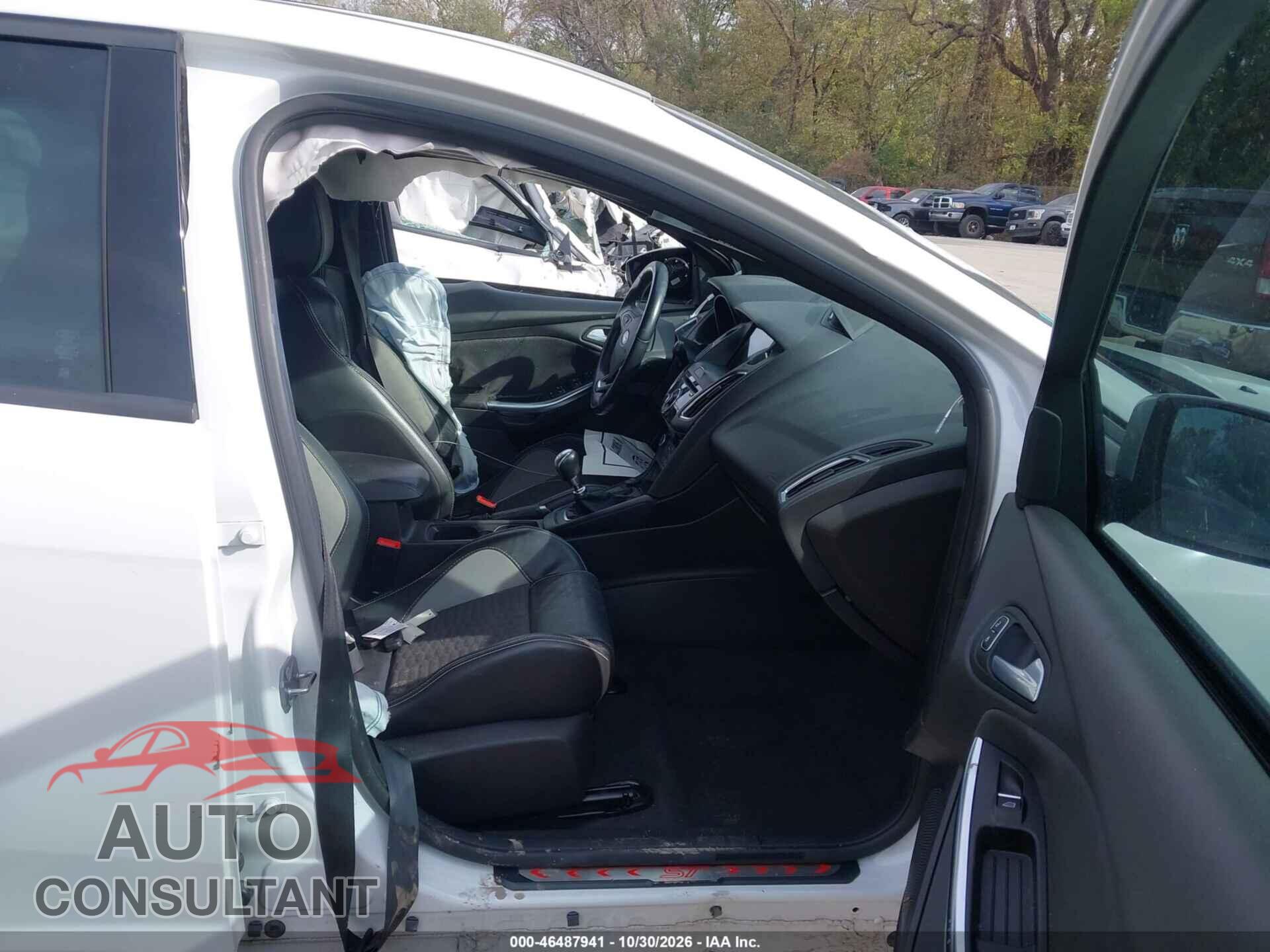 FORD FOCUS ST 2018 - 1FADP3L93JL238570