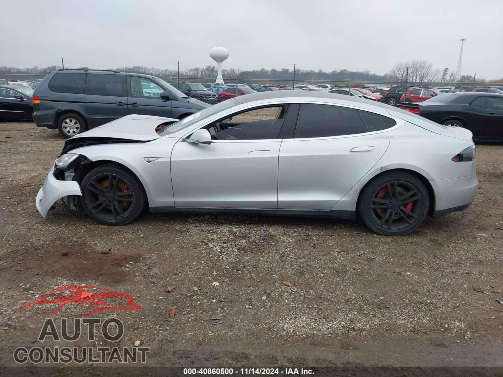 TESLA MODEL S 2013 - 5YJSA1CG3DFP09551