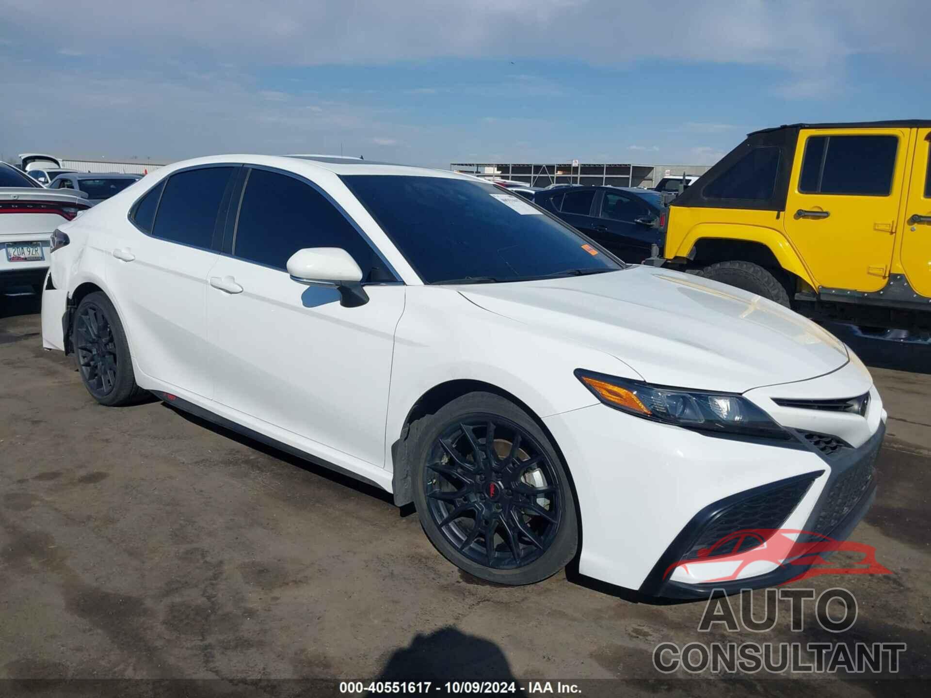 TOYOTA CAMRY 2022 - 4T1T11AK0NU042874