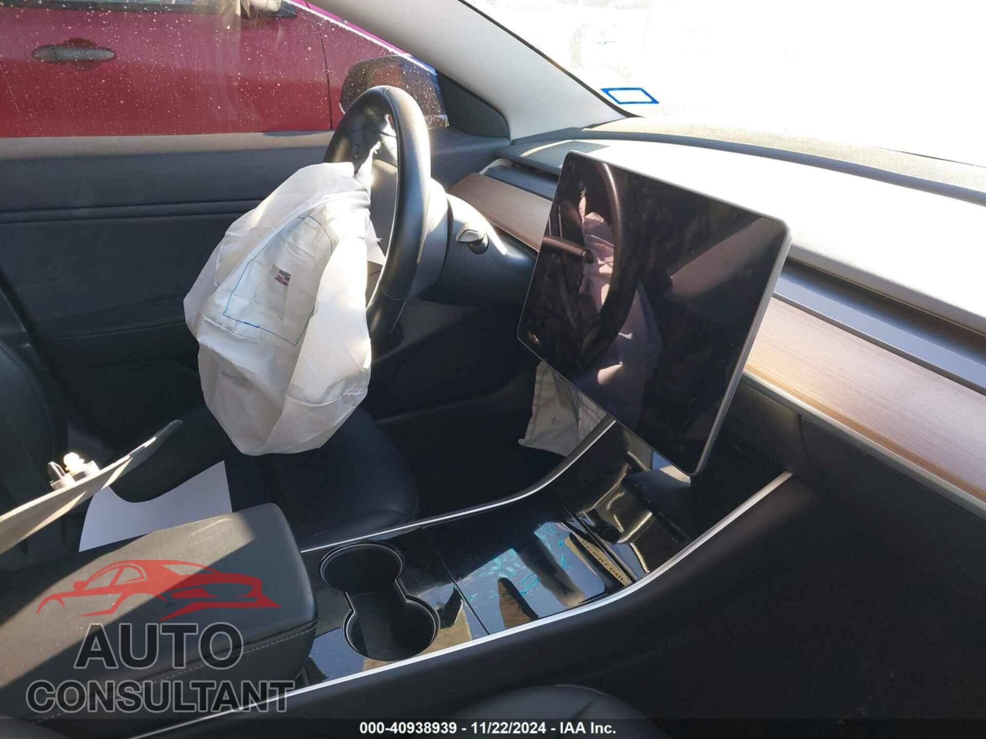 TESLA MODEL 3 2019 - 5YJ3E1EA4KF299521