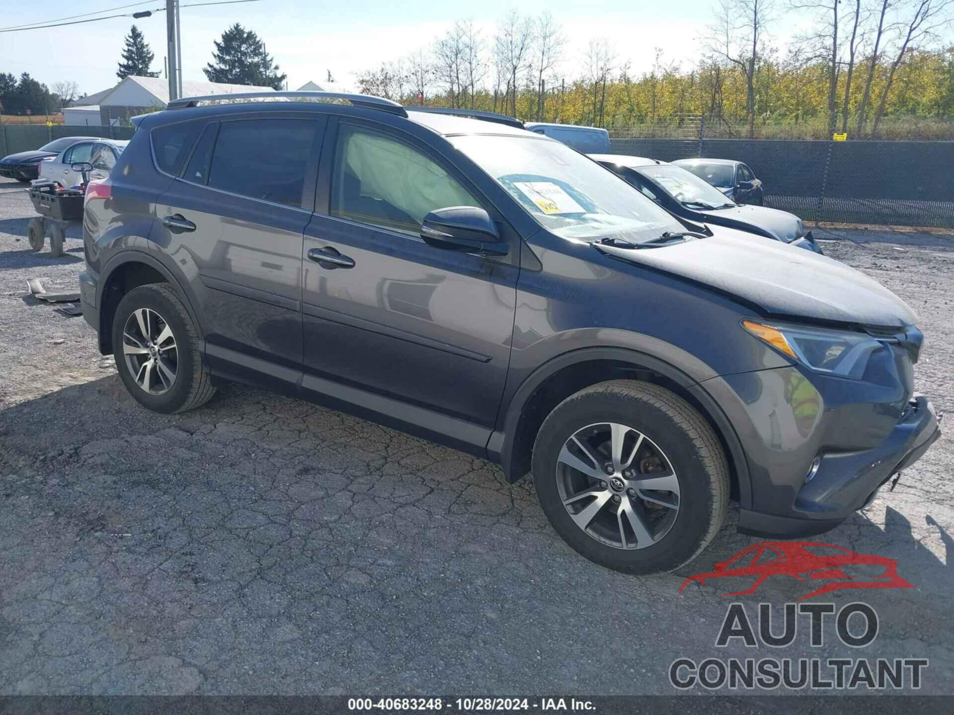 TOYOTA RAV4 2017 - JTMRFREV0HJ145835