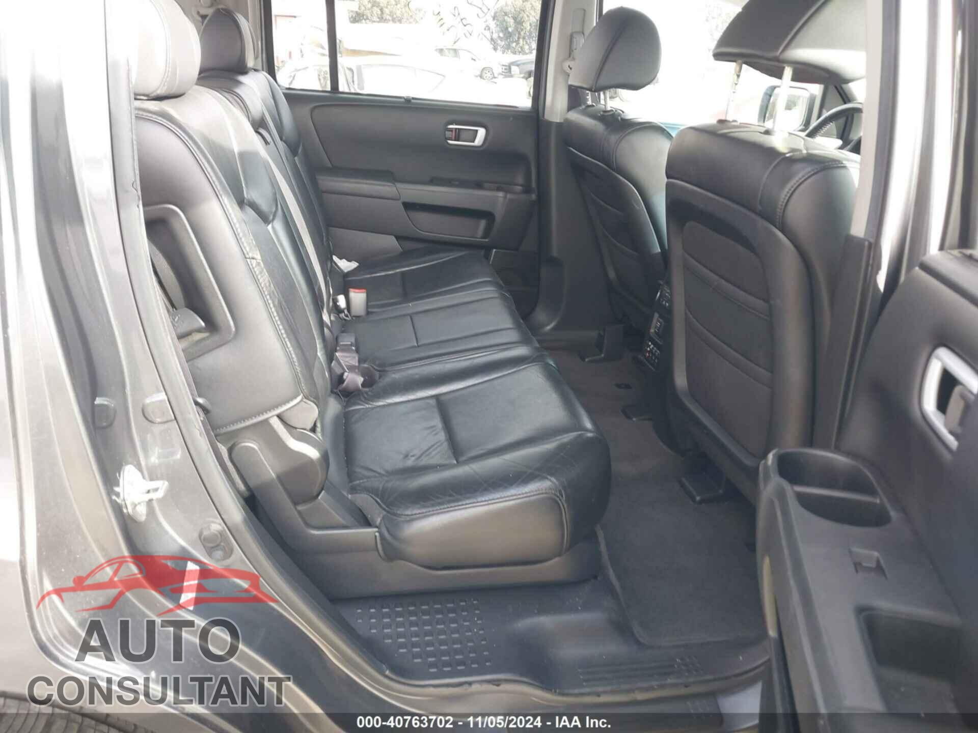 HONDA PILOT 2011 - 5FNYF4H96BB100829