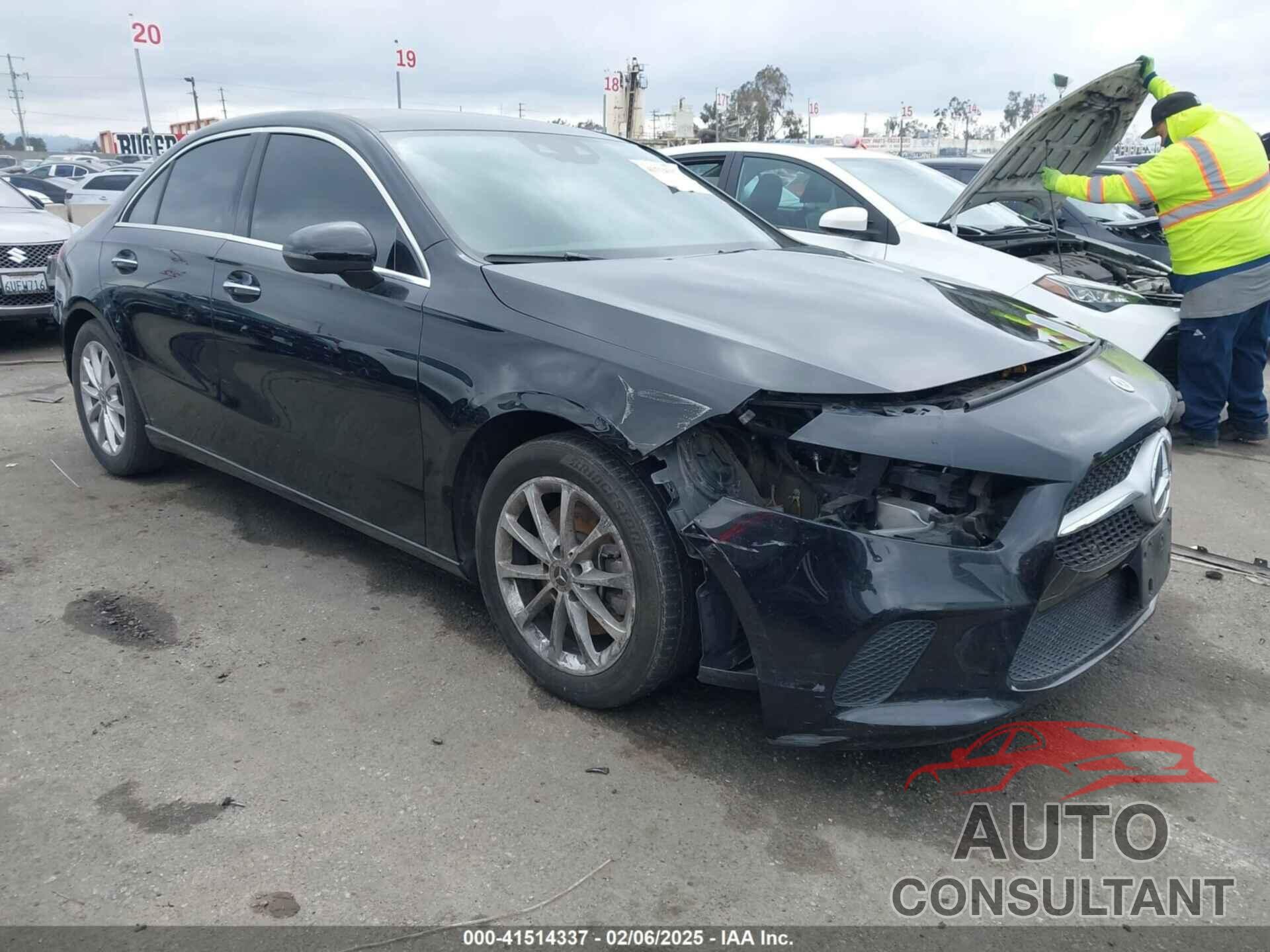 MERCEDES-BENZ A 220 2019 - WDD3G4EB5KW002973