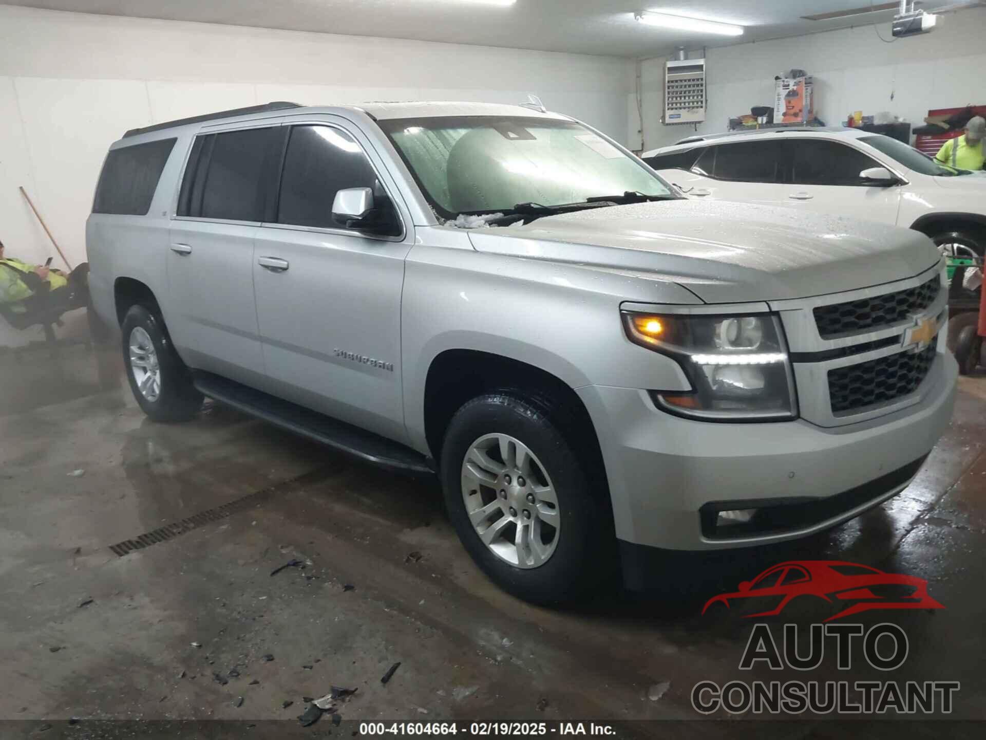 CHEVROLET SUBURBAN 2019 - 1GNSKHKC8KR185851