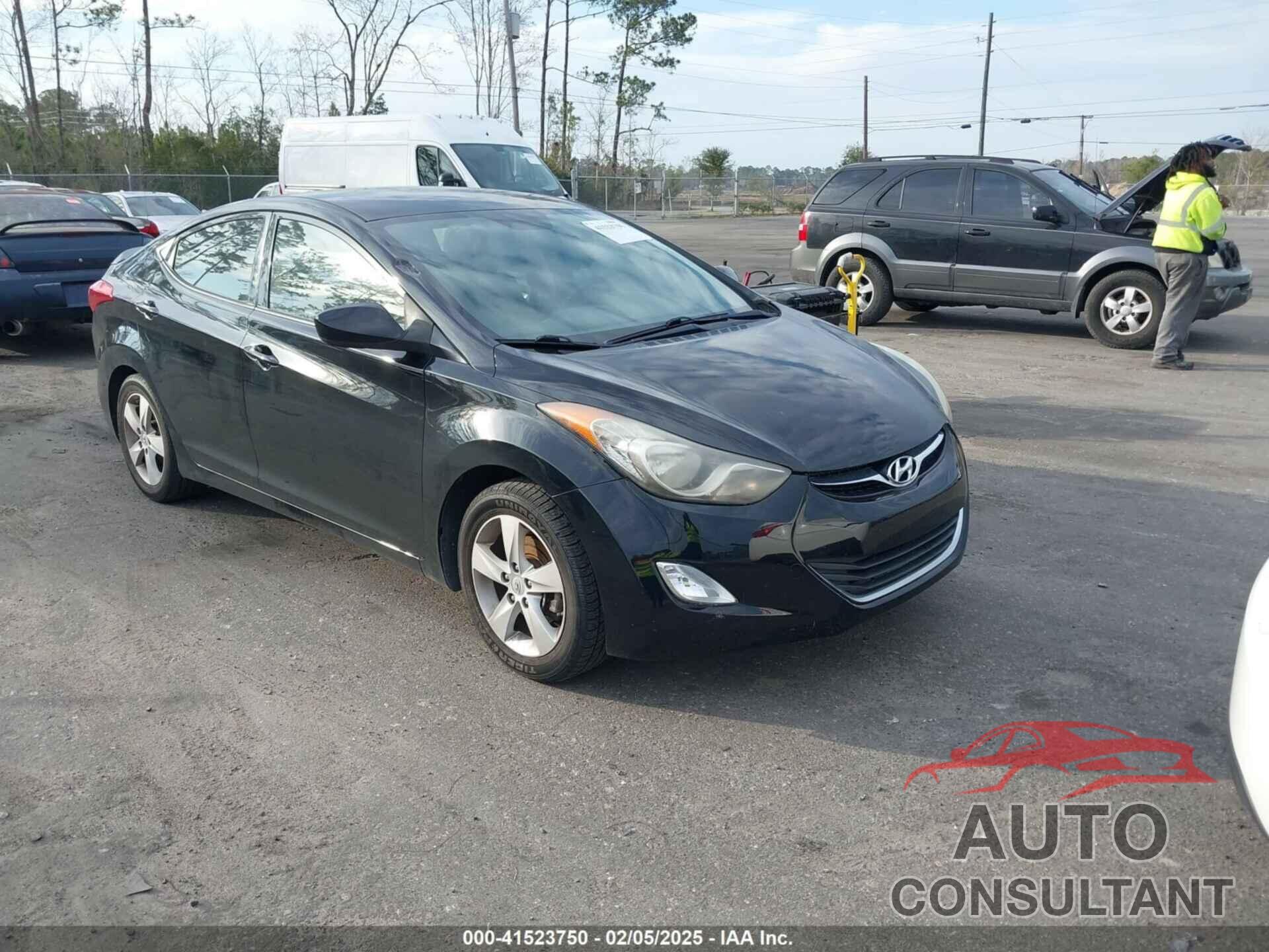 HYUNDAI ELANTRA 2013 - KMHDH4AE4DU834553