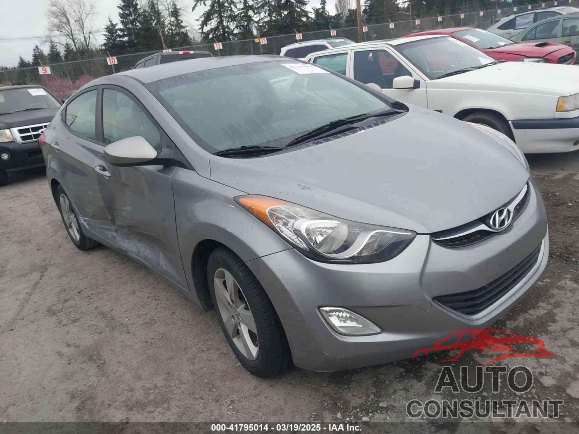 HYUNDAI ELANTRA 2012 - KMHDH4AE0CU314171