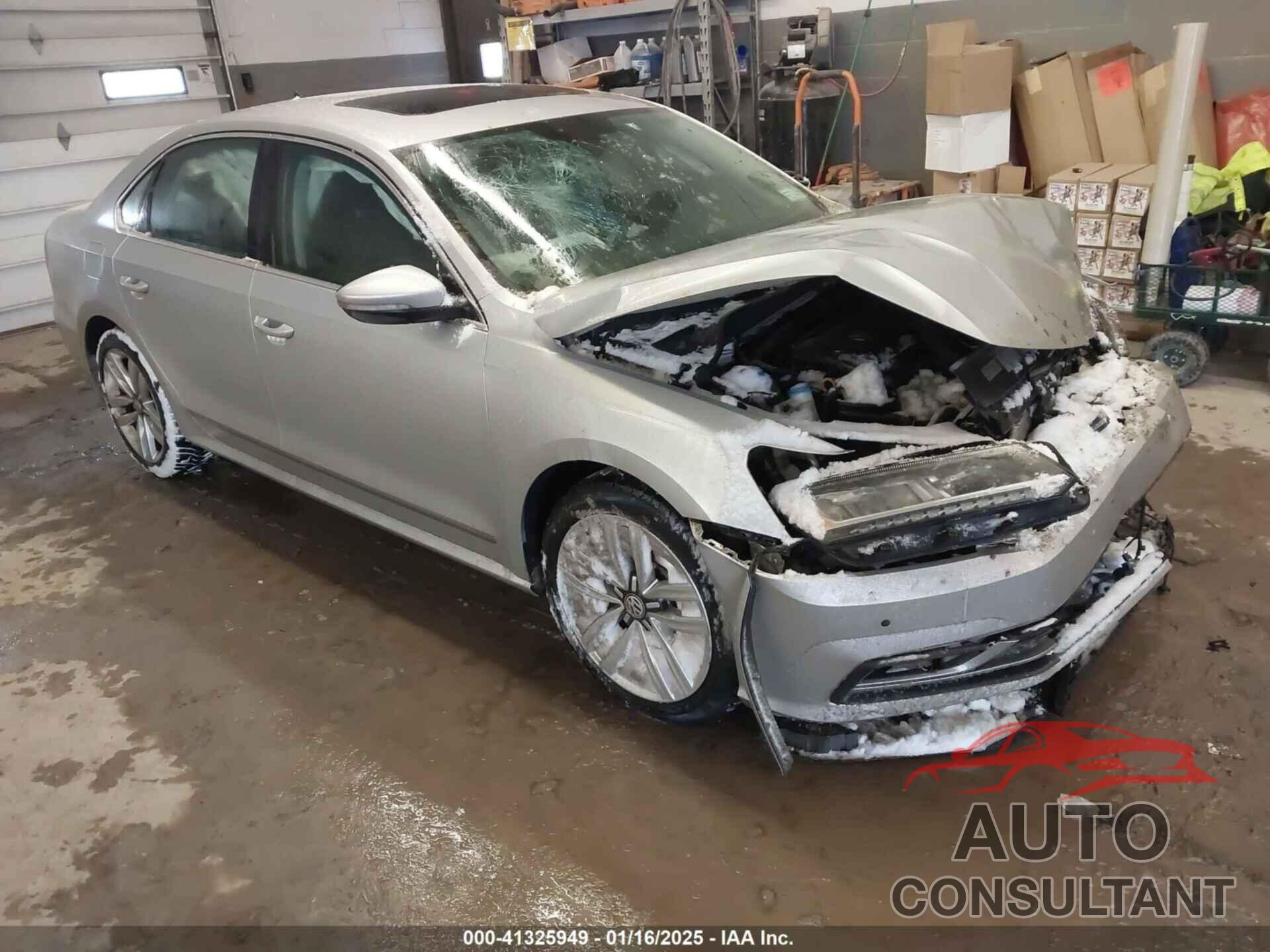 VOLKSWAGEN PASSAT 2017 - 1VWGT7A34HC077548