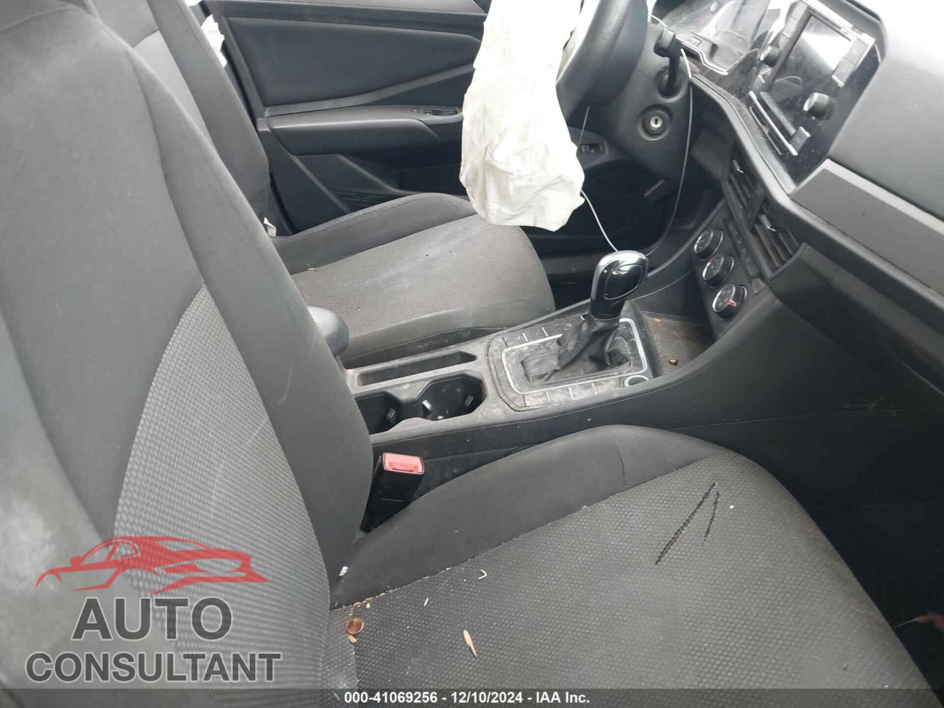 VOLKSWAGEN JETTA 2019 - 3VWC57BU8KM140589