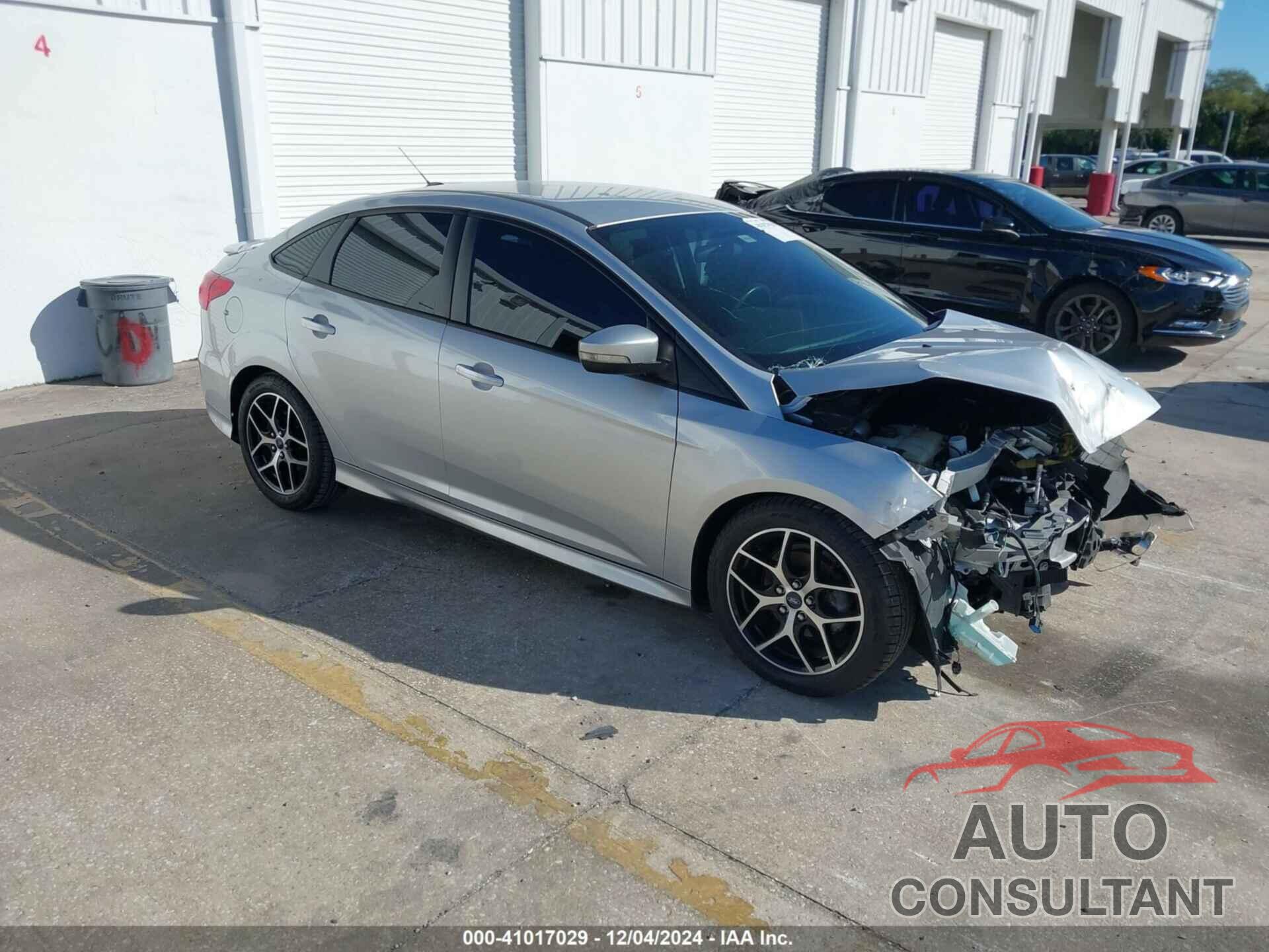 FORD FOCUS 2015 - 1FADP3F26FL215404