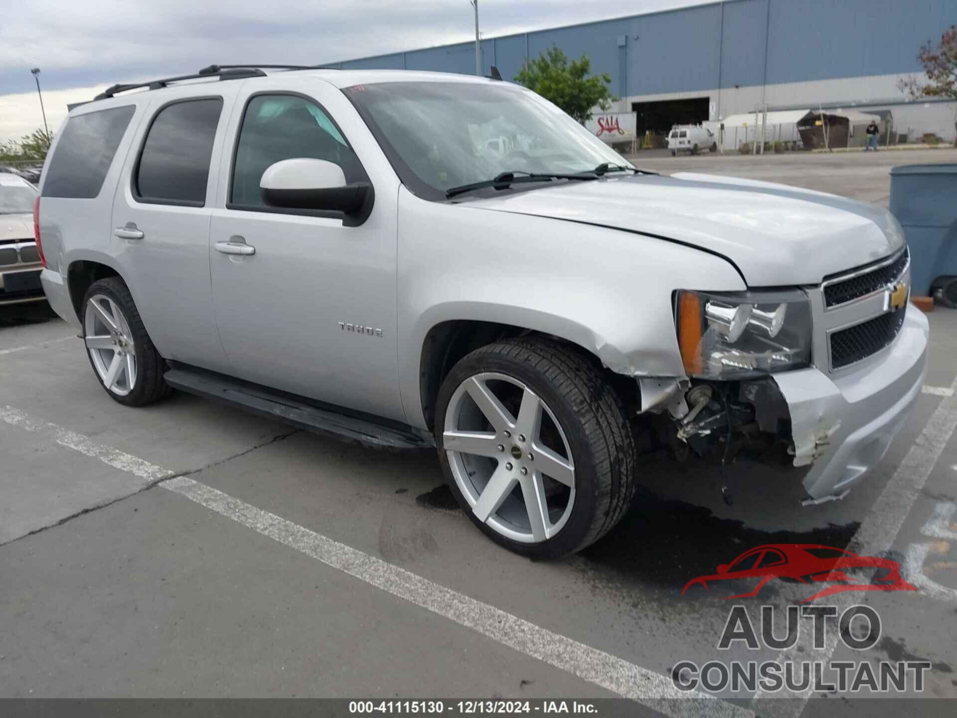 CHEVROLET TAHOE 2013 - 1GNSCBE09DR254500