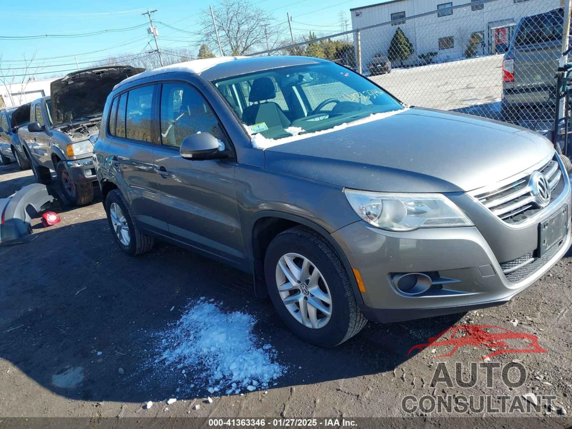 VOLKSWAGEN TIGUAN 2011 - WVGBV7AX4BW527971