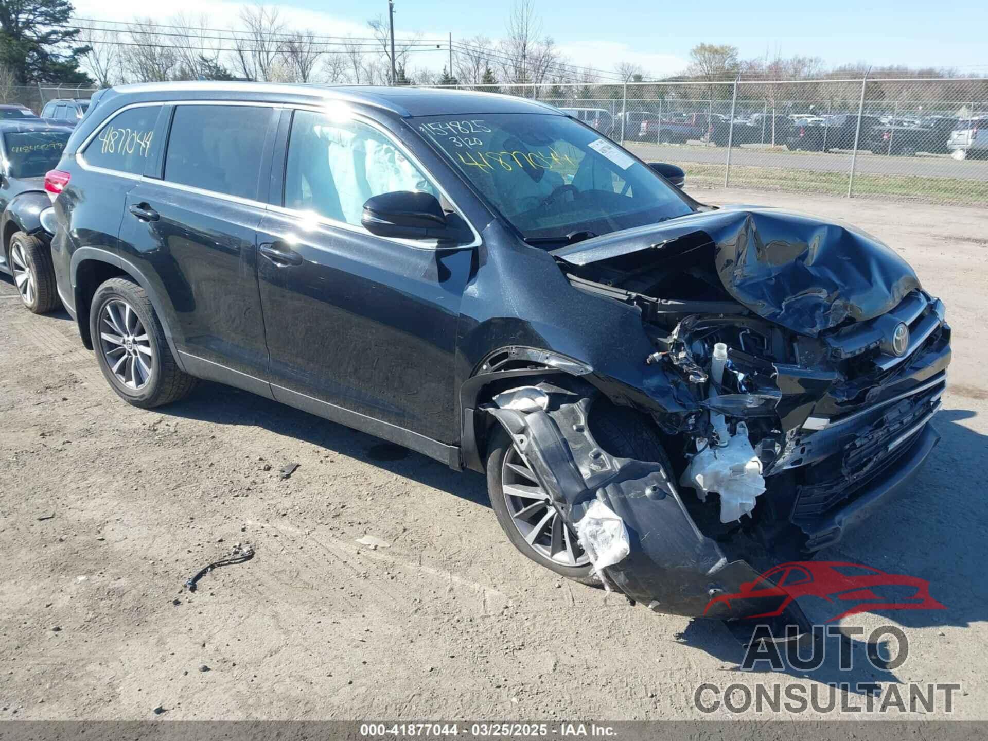 TOYOTA HIGHLANDER 2019 - 5TDJZRFH0KS711578