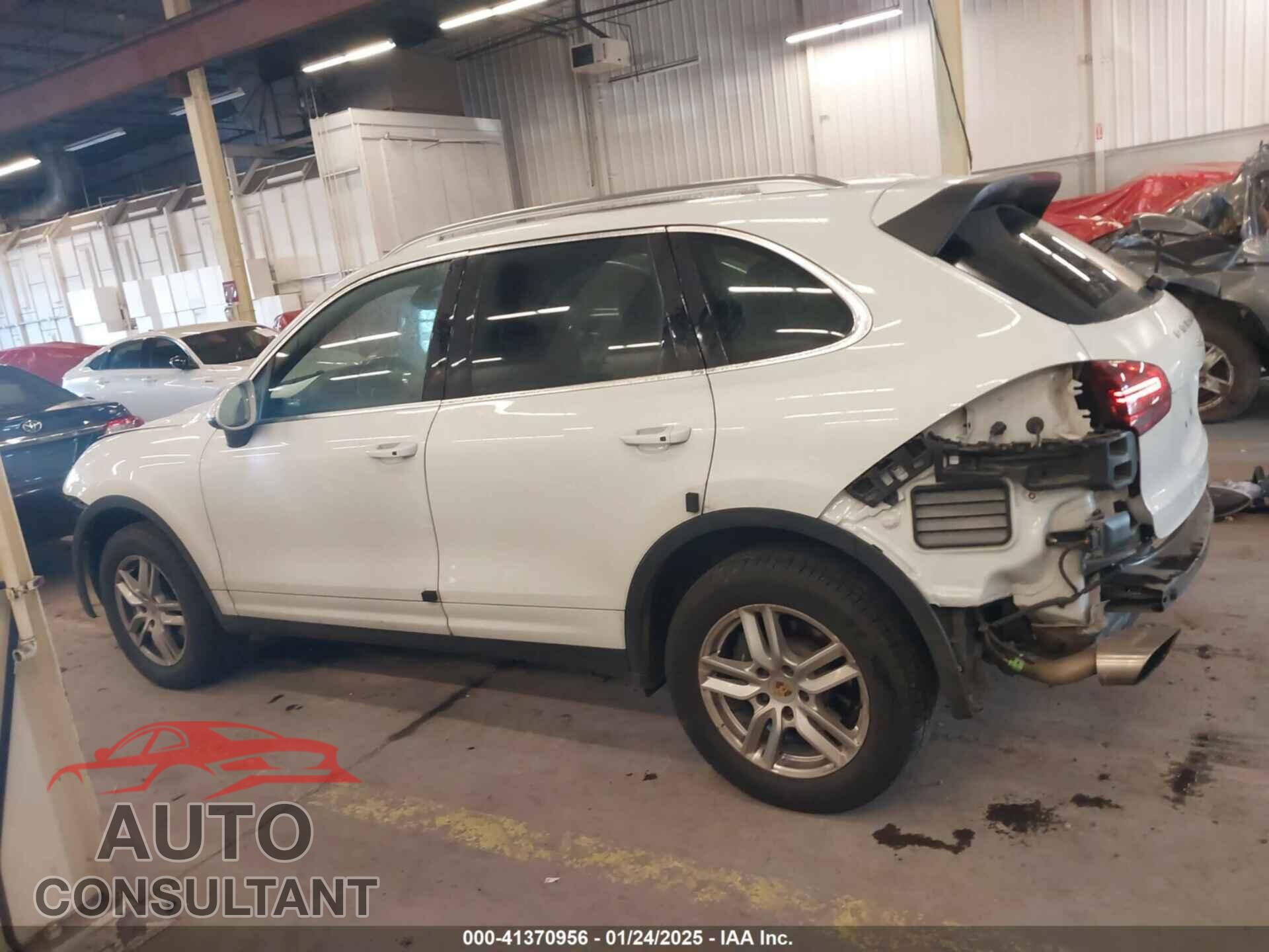 PORSCHE CAYENNE 2016 - WP1AA2A26GLA10357
