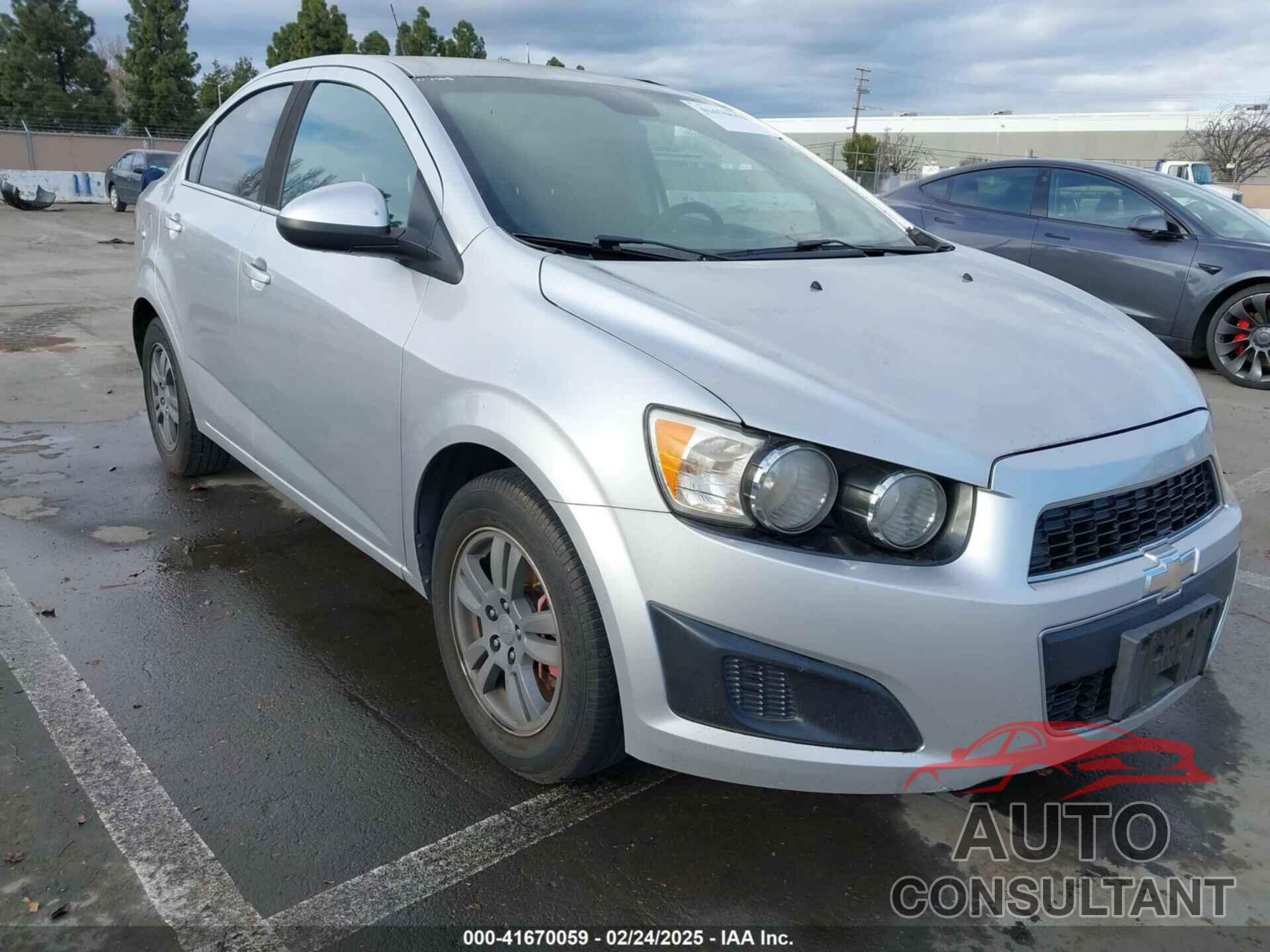 CHEVROLET SONIC 2014 - 1G1JC5SH6E4200255
