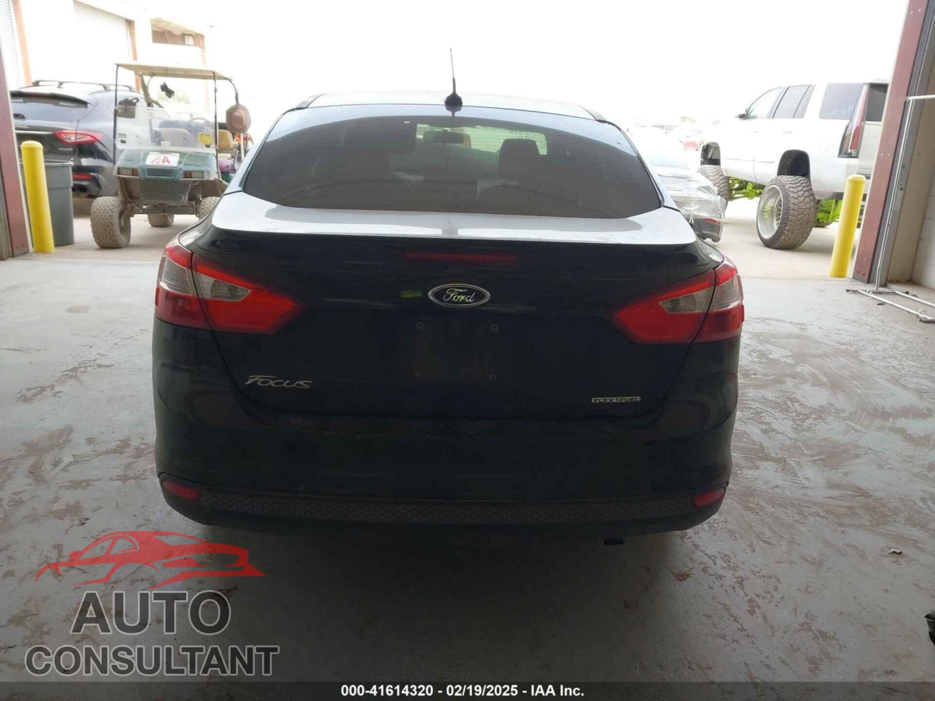 FORD FOCUS 2014 - 1FADP3E2XEL412706