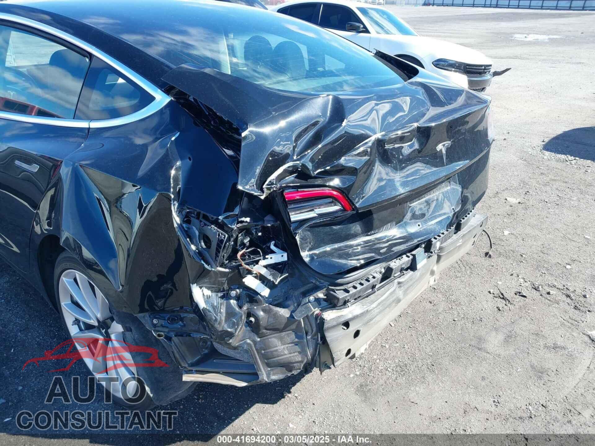 TESLA MODEL 3 2018 - 5YJ3E1EA7JF136425