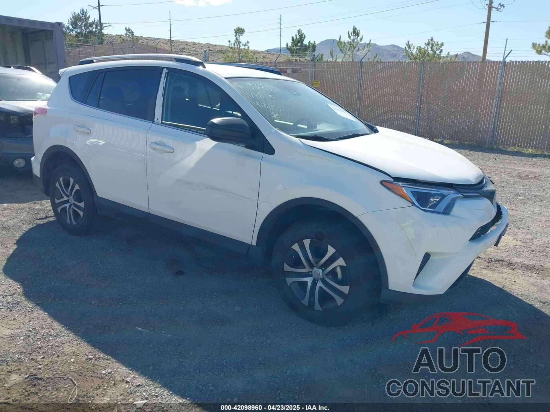 TOYOTA RAV4 2017 - JTMZFREV0HJ102435