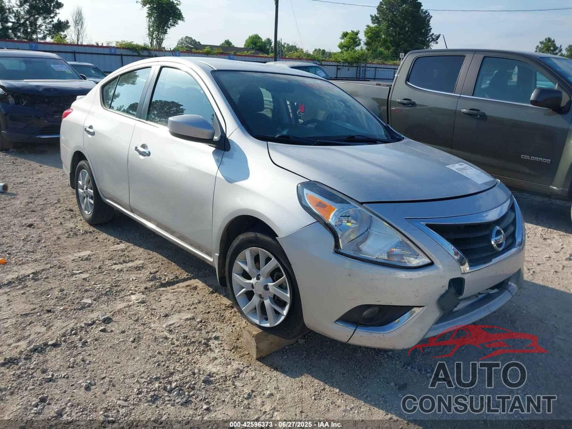 NISSAN VERSA 2019 - 3N1CN7AP0KL880631