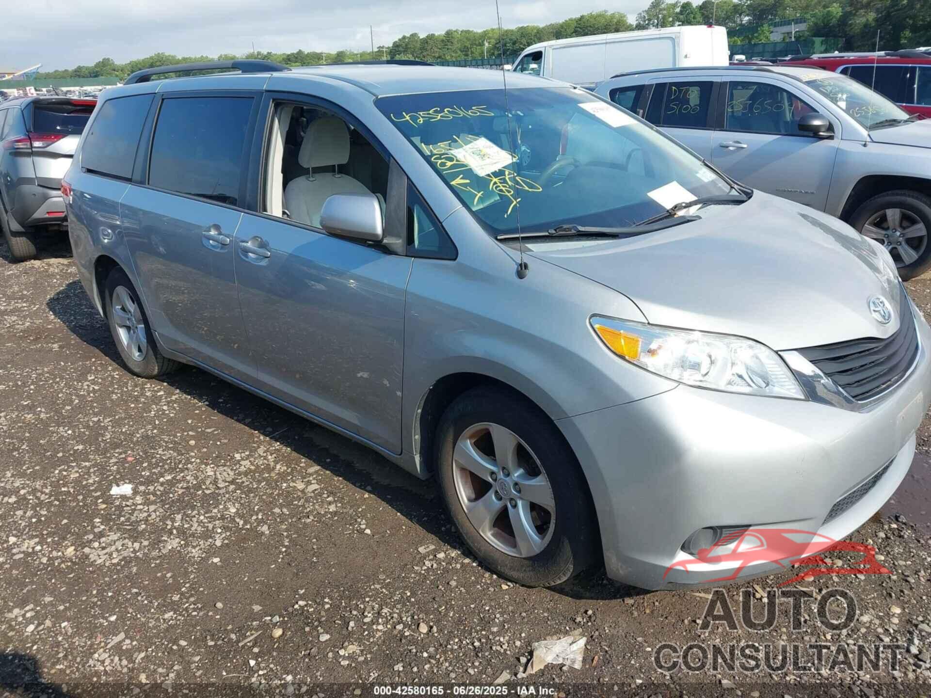 TOYOTA SIENNA 2014 - 5TDKK3DC2ES431811