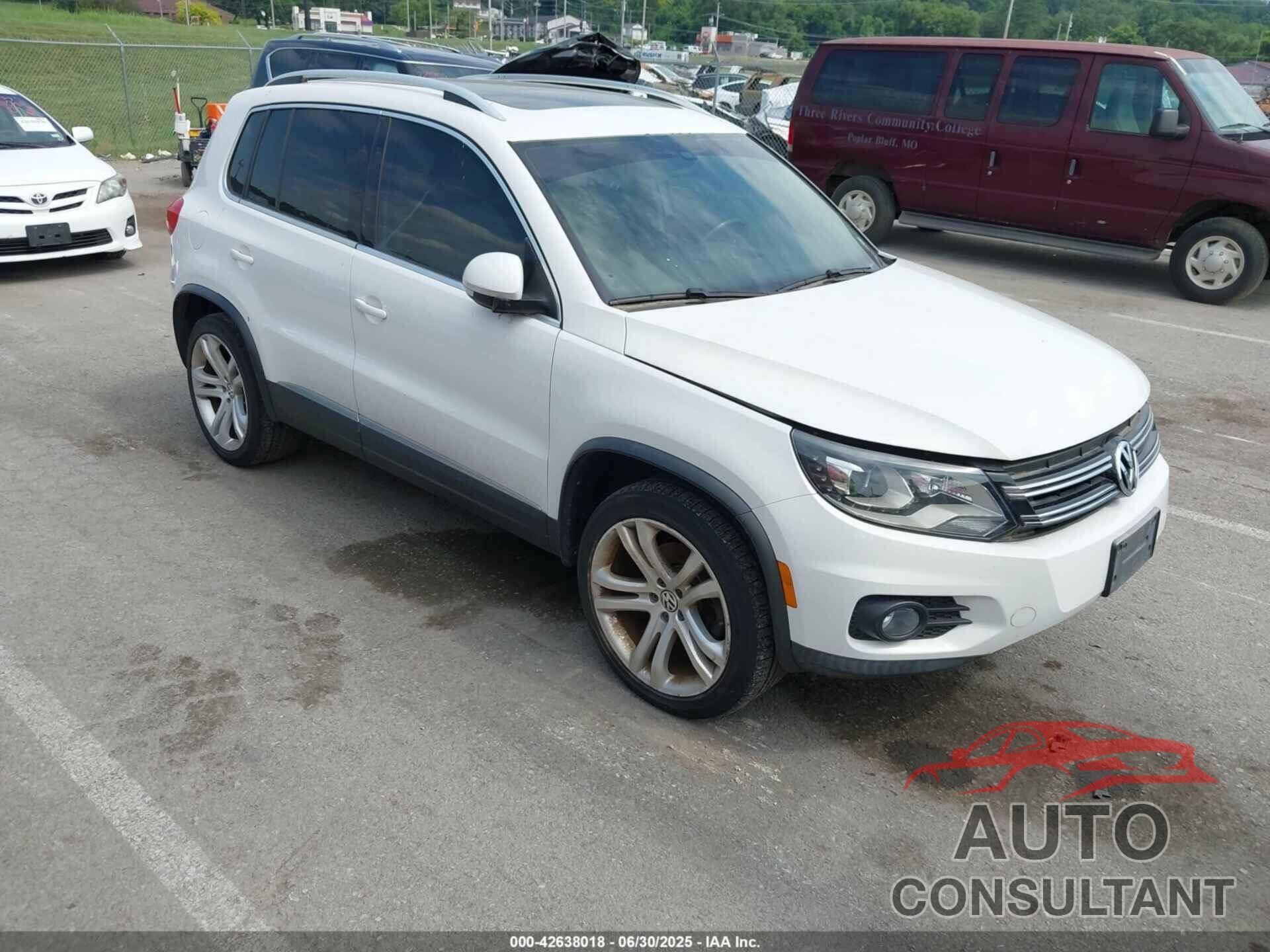 VOLKSWAGEN TIGUAN 2012 - WVGAV7AX3CW547125